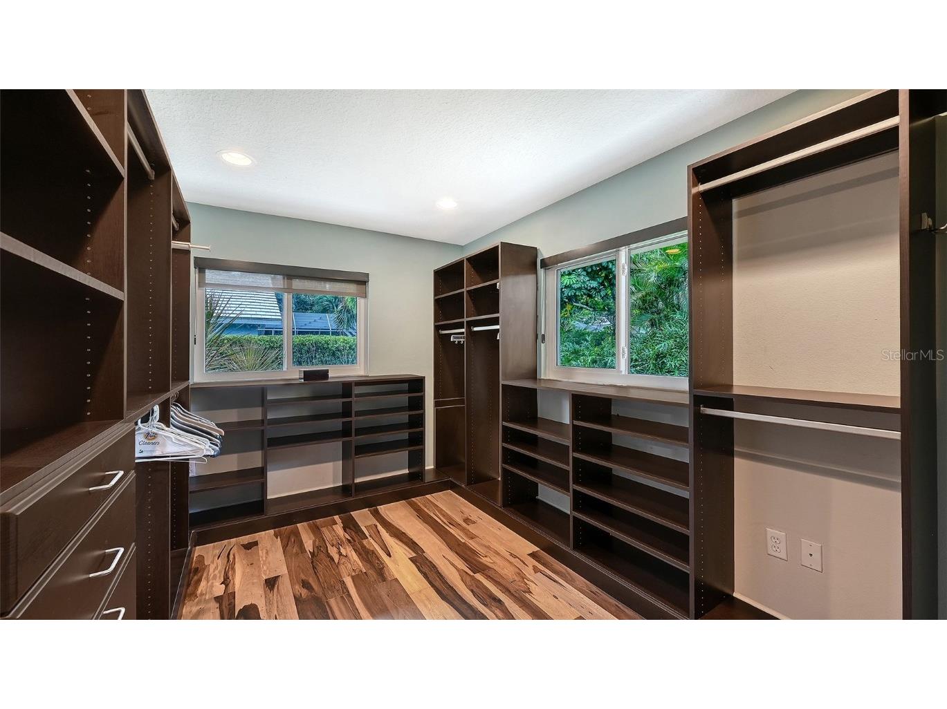 8010 Conservatory Drive Sarasota FL 34243 A4673942 image20