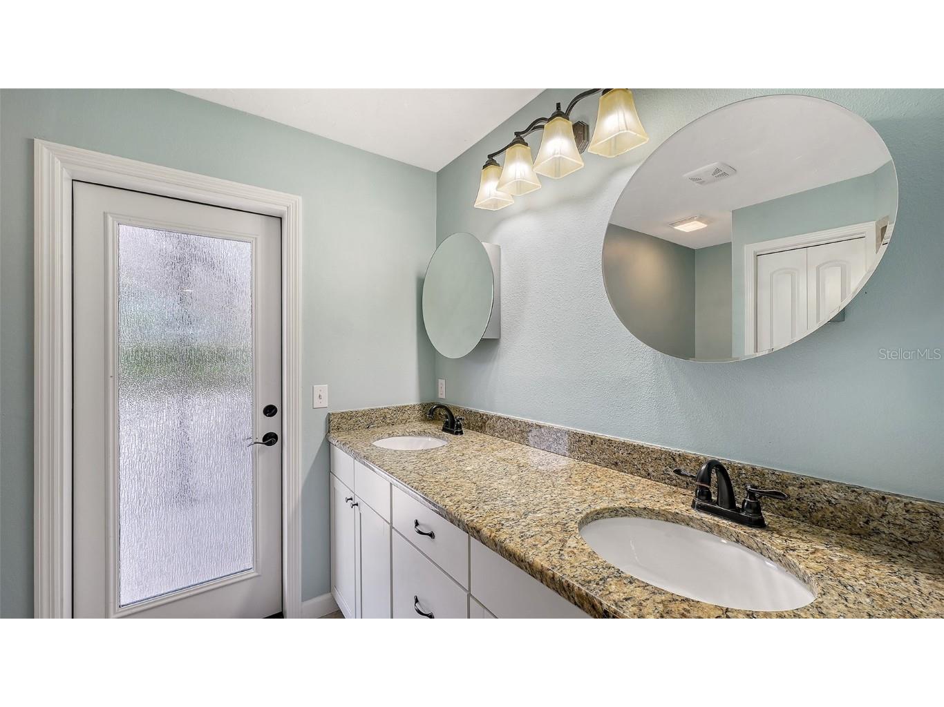 8010 Conservatory Drive Sarasota FL 34243 A4673942 image22