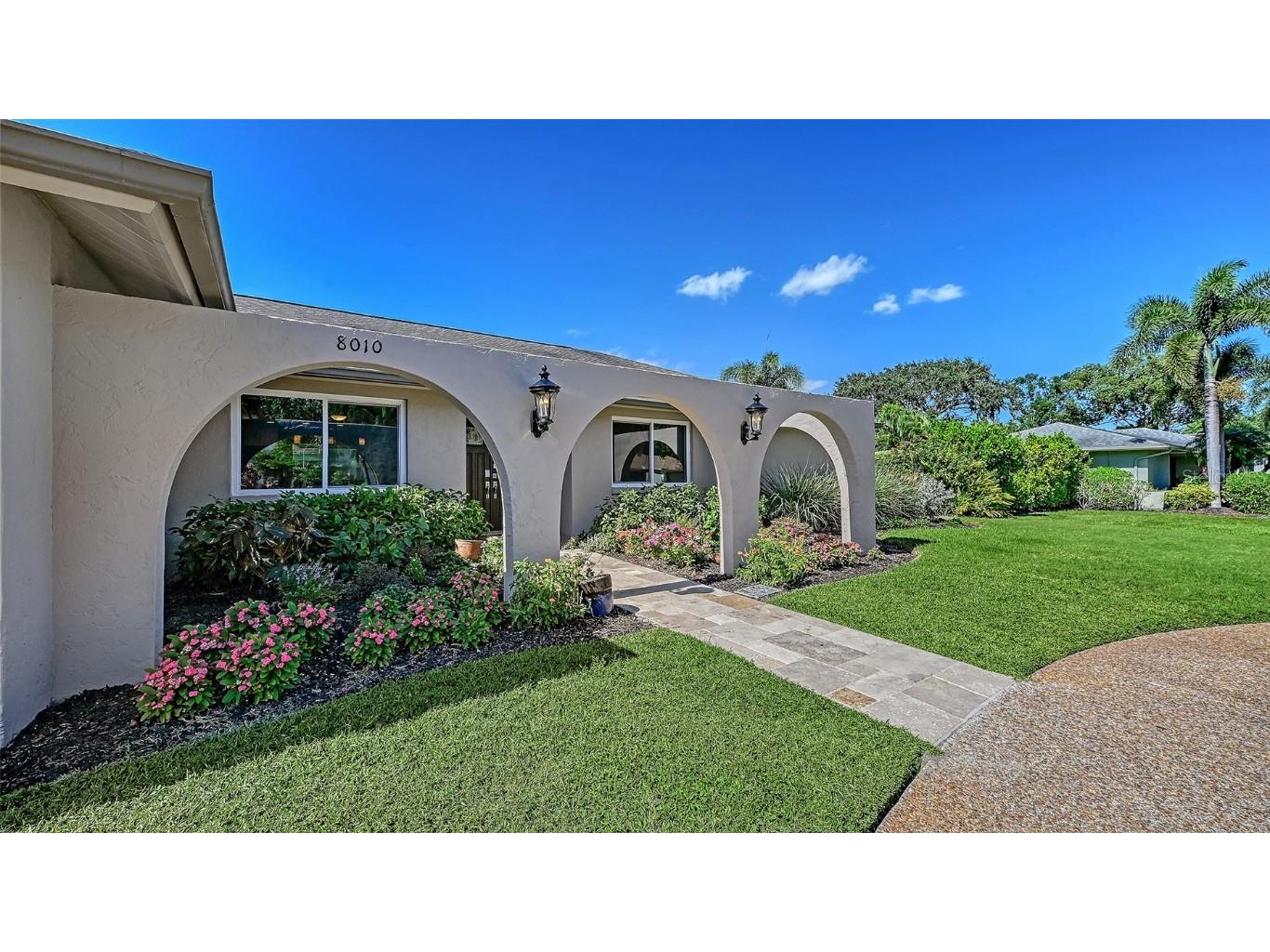 8010 Conservatory Drive Sarasota FL 34243 A4673942 image50