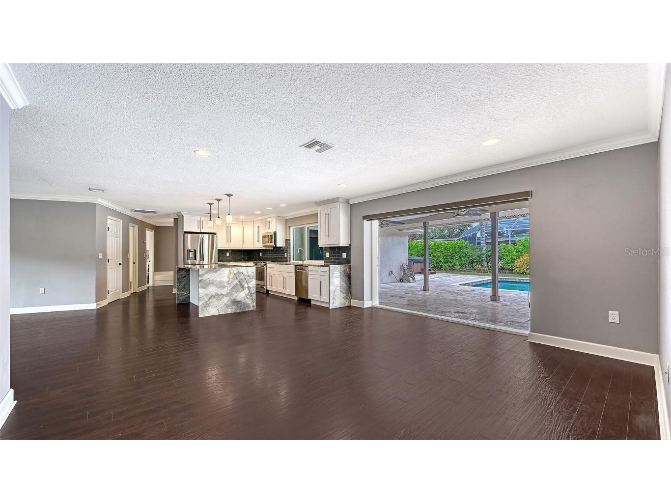 8010 Conservatory Drive Sarasota FL 34243 A4673942 image9