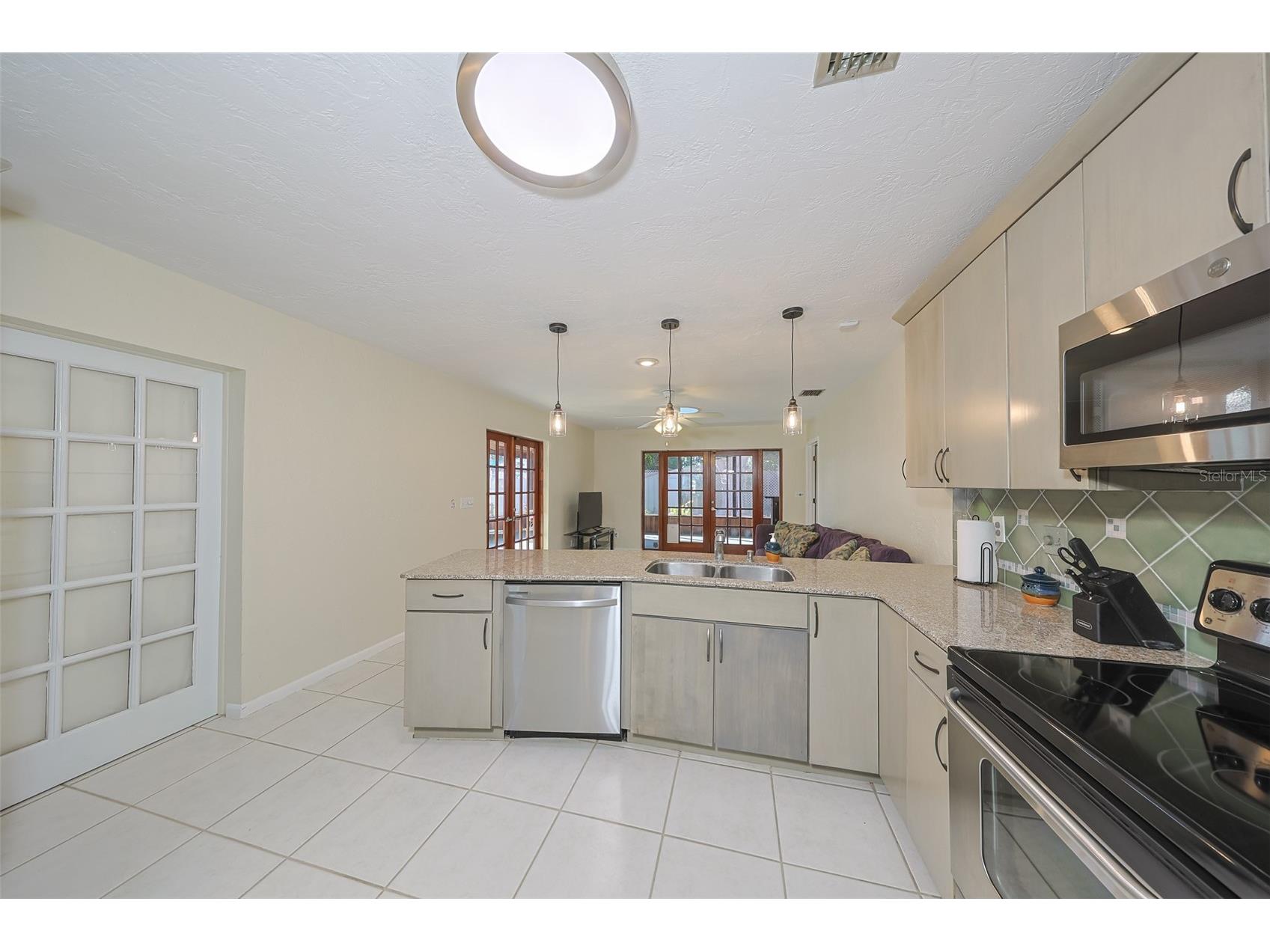 8012 26th Avenue N Saint Petersburg FL 33710 TB8428781 image7