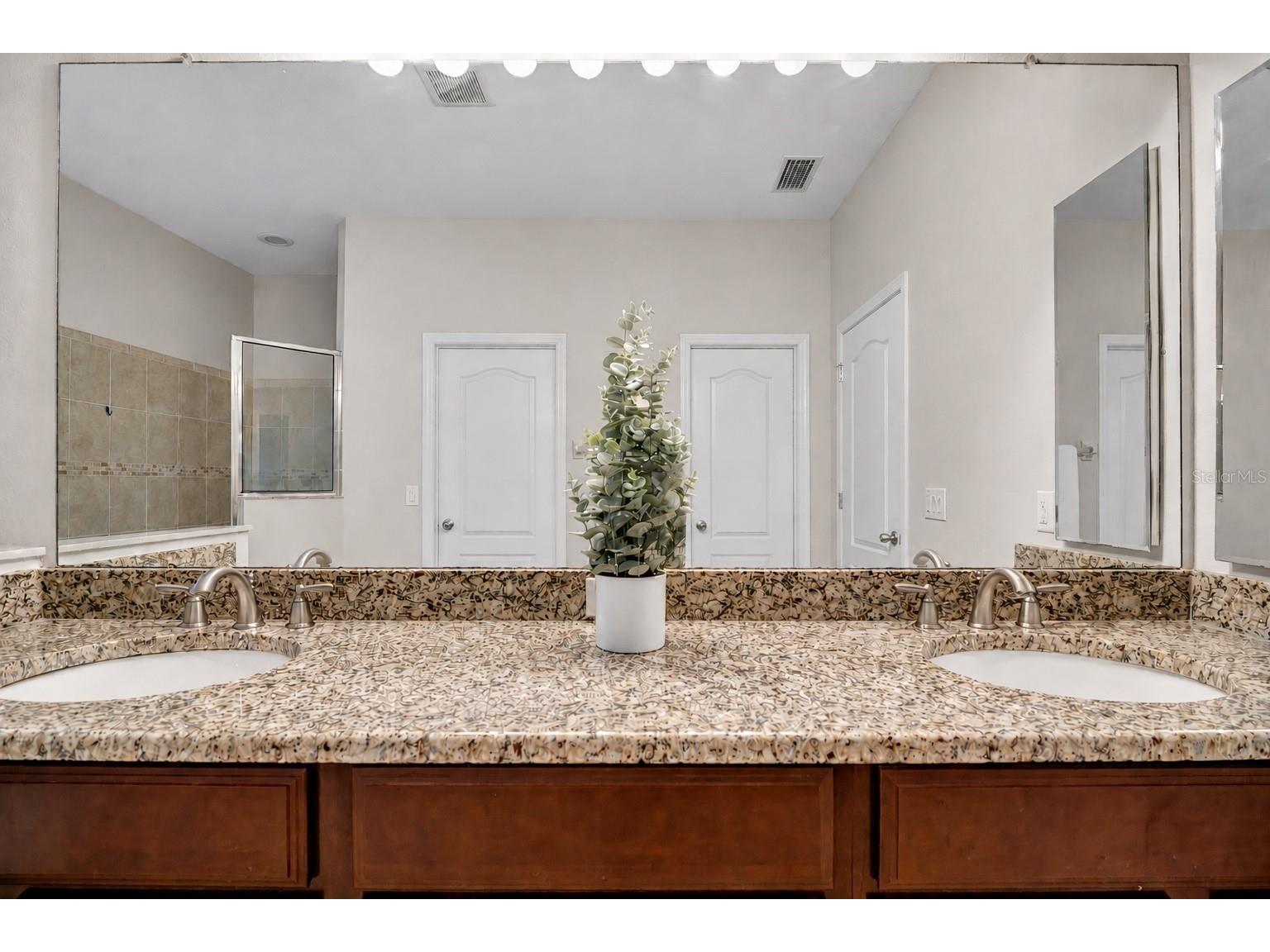 8013 Hampton Glen Drive Tampa FL 33647 TB8514725 image56