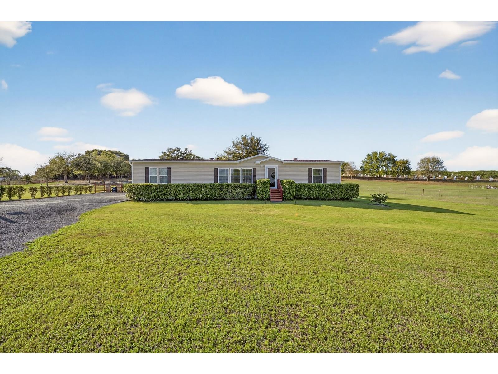 8013 Sergeant Pepper Dr Howey In The Hills FL 34737 - Blue Spring Lake G5109144 image3