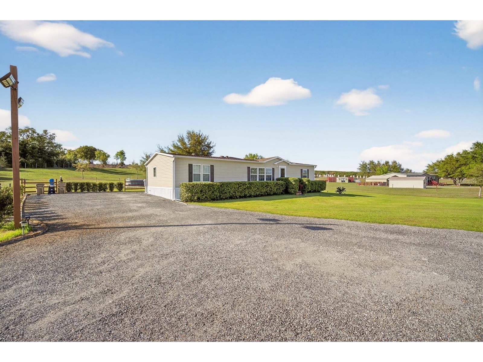 8013 Sergeant Pepper Dr Howey In The Hills FL 34737 - Blue Spring Lake G5109144 image6