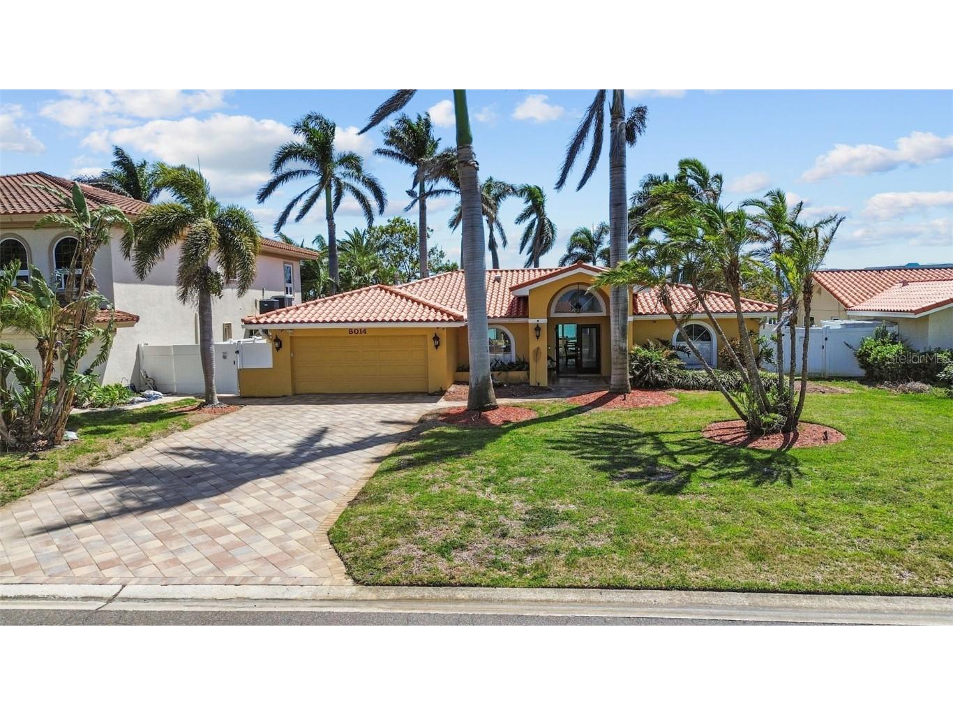8014 12th Avenue S Saint Petersburg FL 33707 - BOCA CIEGA BAY TB8371819 image1