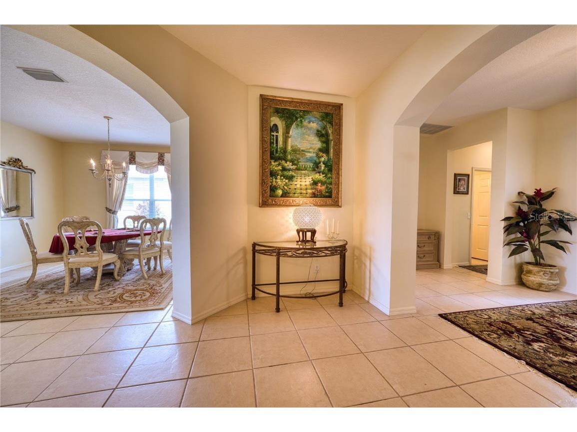 8014 Victoria Falls Circle Sarasota FL 34243 A4665402 image4