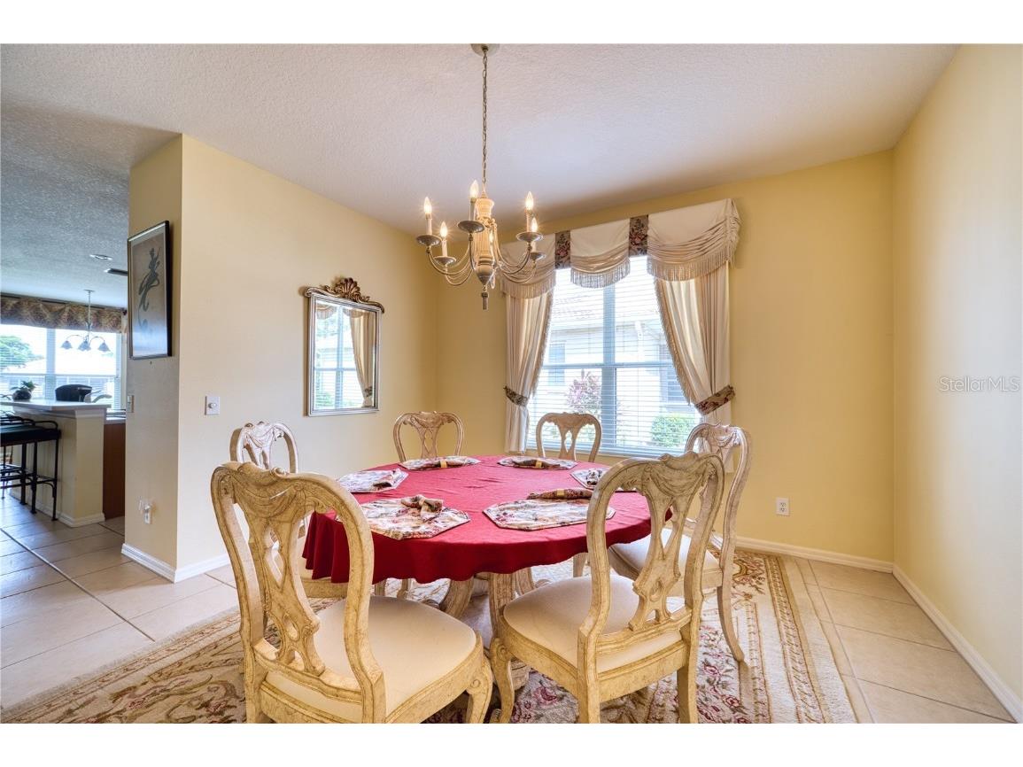 8014 Victoria Falls Circle Sarasota FL 34243 A4665402 image8