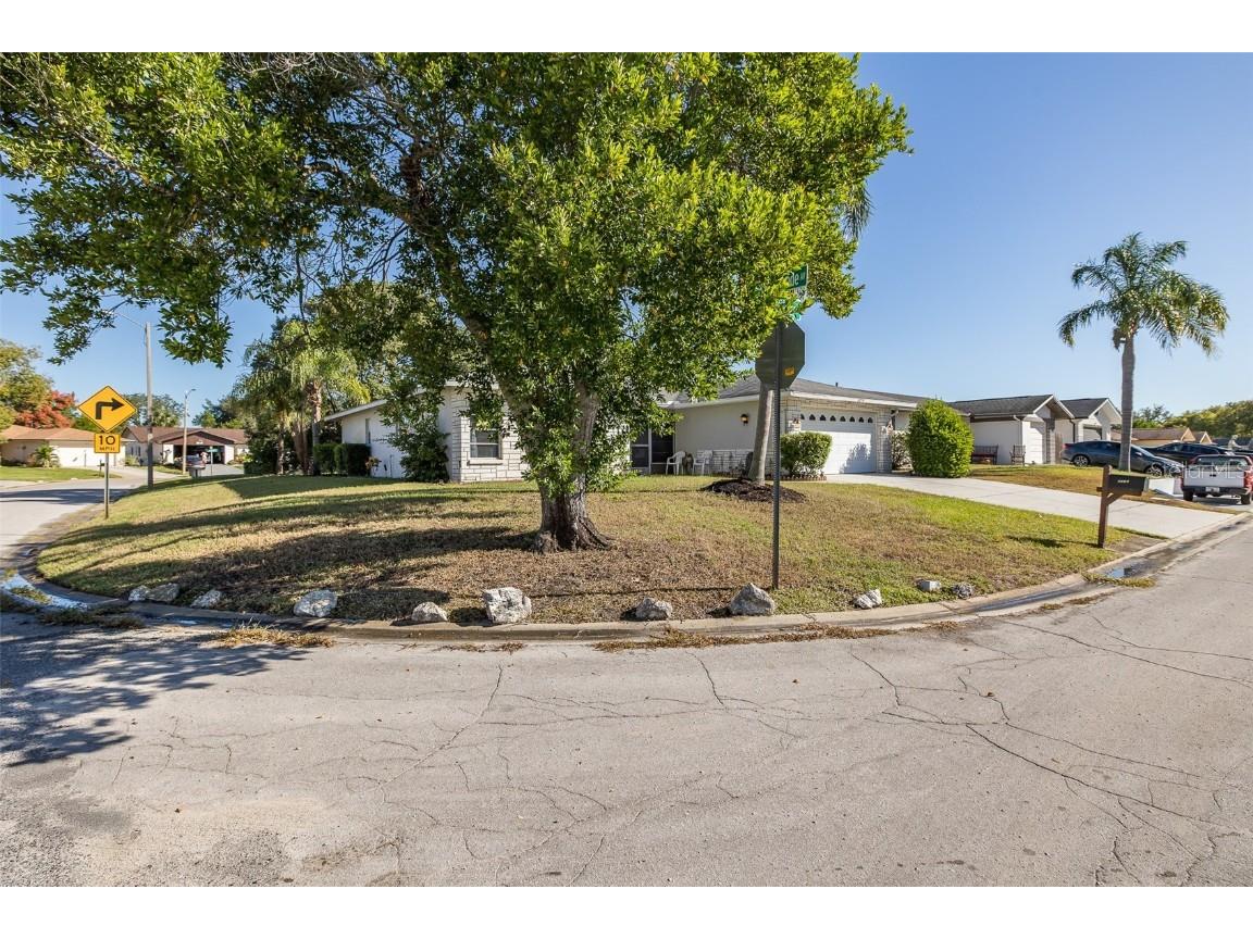 8015 San Fernando Drive Port Richey FL 34668 W7879839 image25