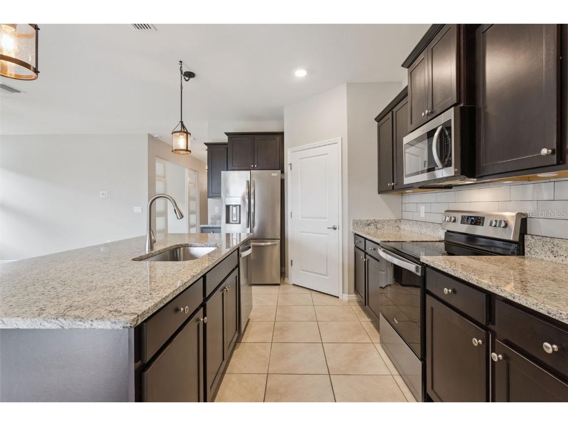 8016 Penrose Place Wildwood FL 34785 S5140082 image4