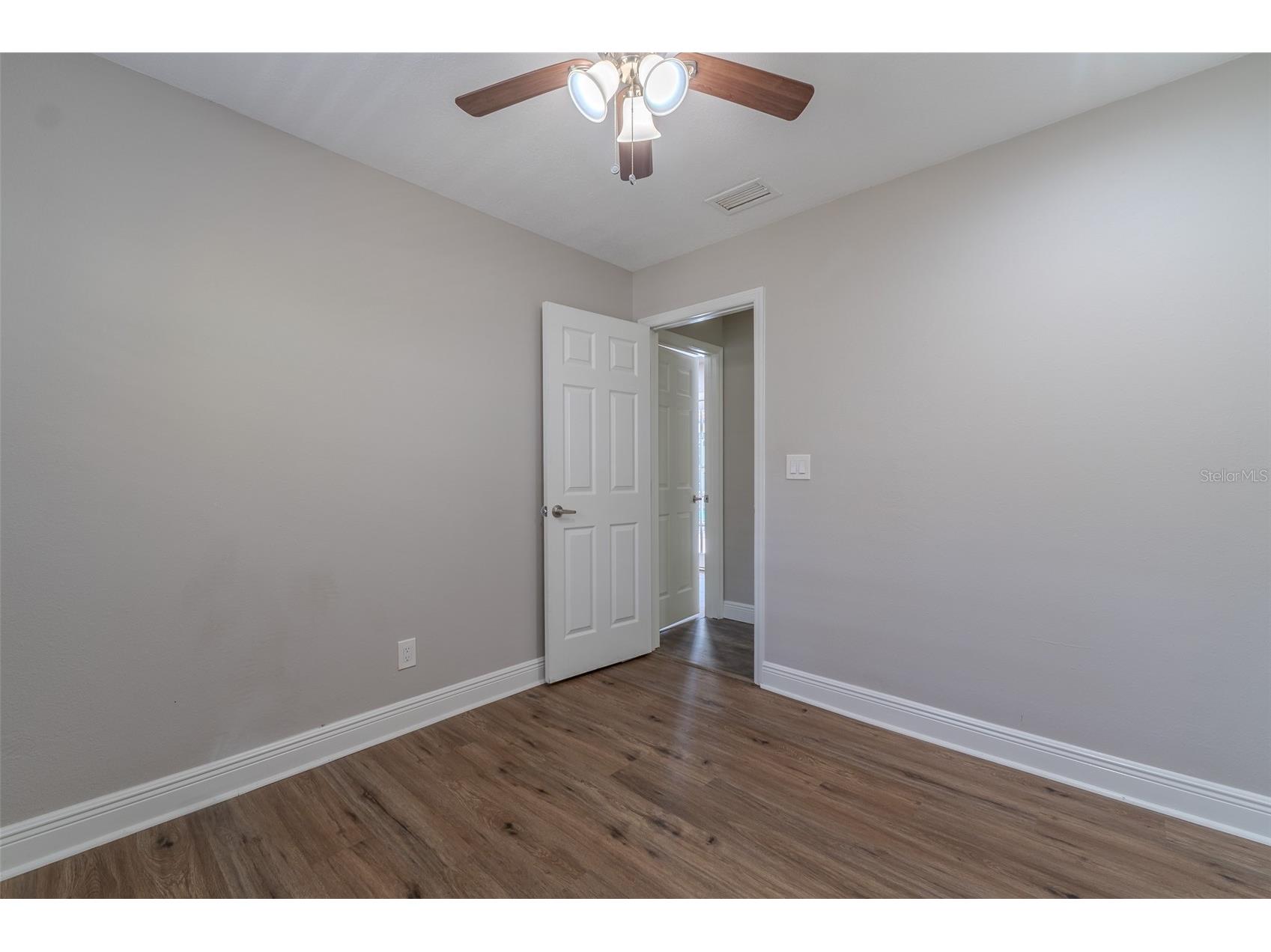 8018 W Pocahontas Avenue Tampa FL 33615 TB8511378 image23