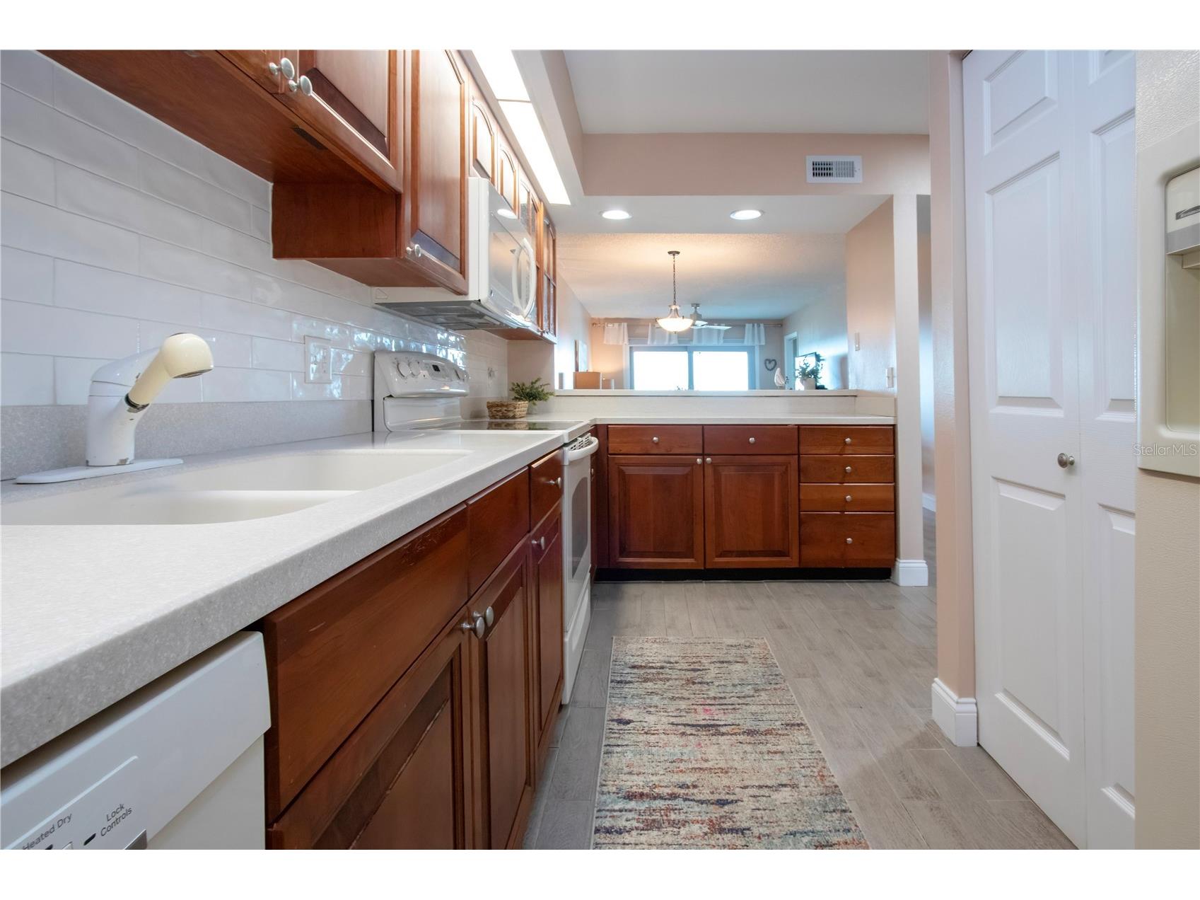 802 Bahia Del Sol Drive #6 Ruskin FL 33570 A4683735 image31