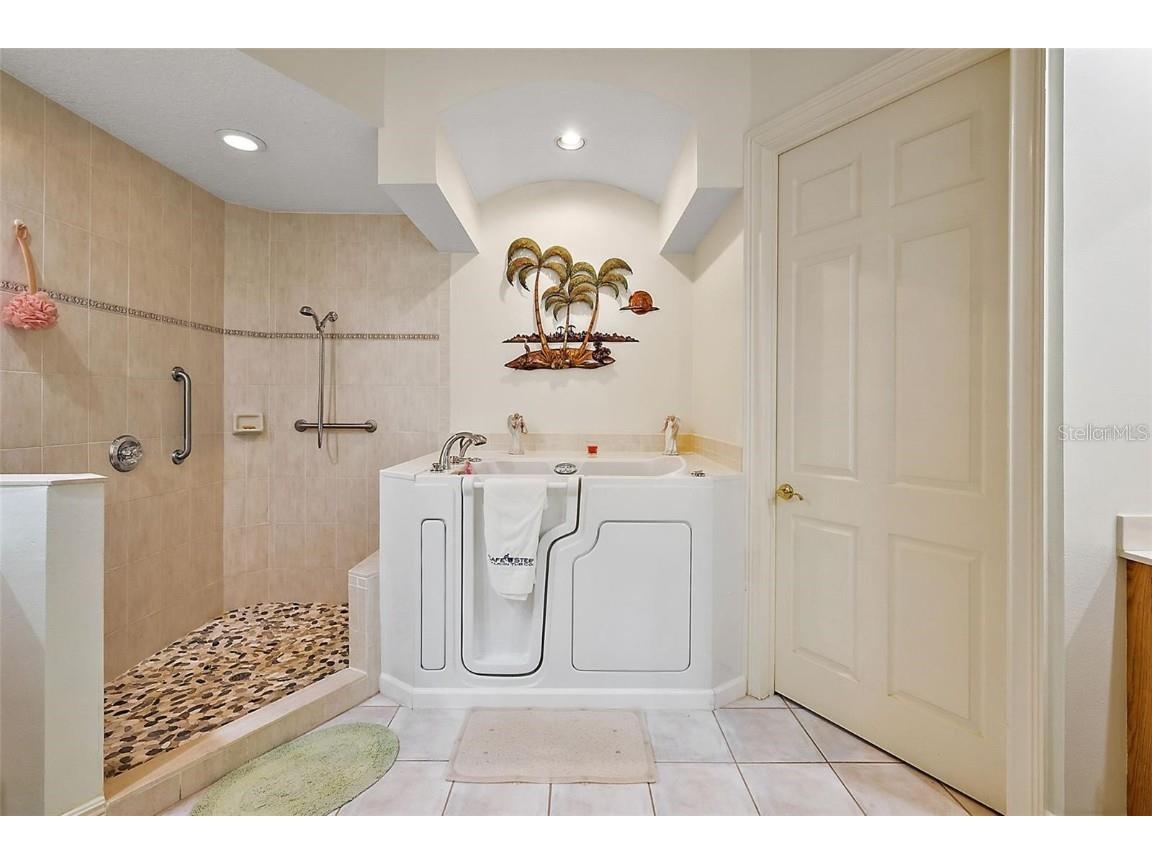 802 Camino Real Boulevard #802 Howey In The Hills FL 34737 G5101870 image20