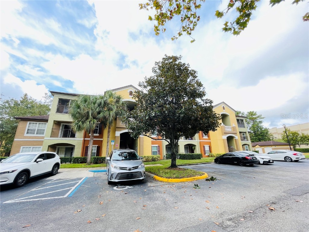 802 Crest Pines Drive #834 Orlando FL 32828 O6160929 image1