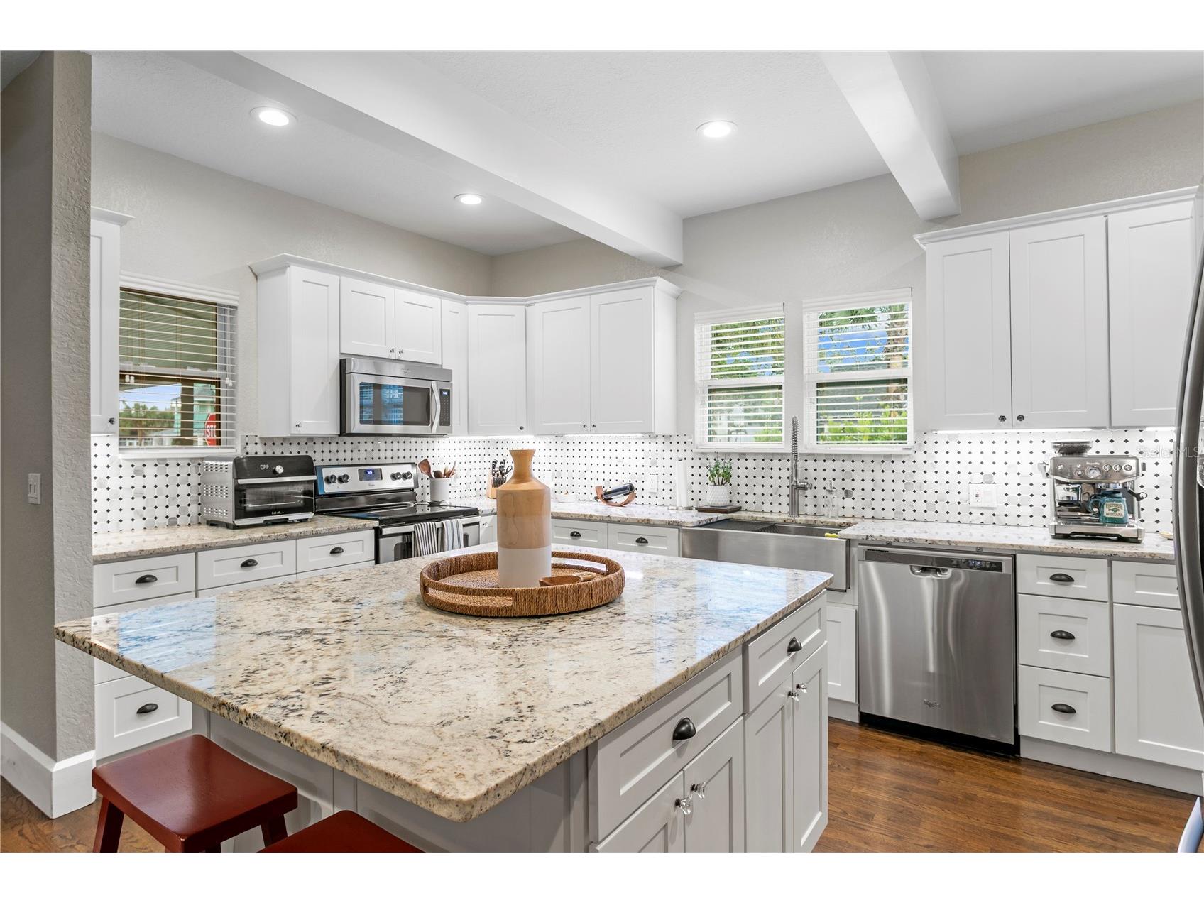 802 Dartmoor Street N Saint Petersburg FL 33701 TB8494482 image10