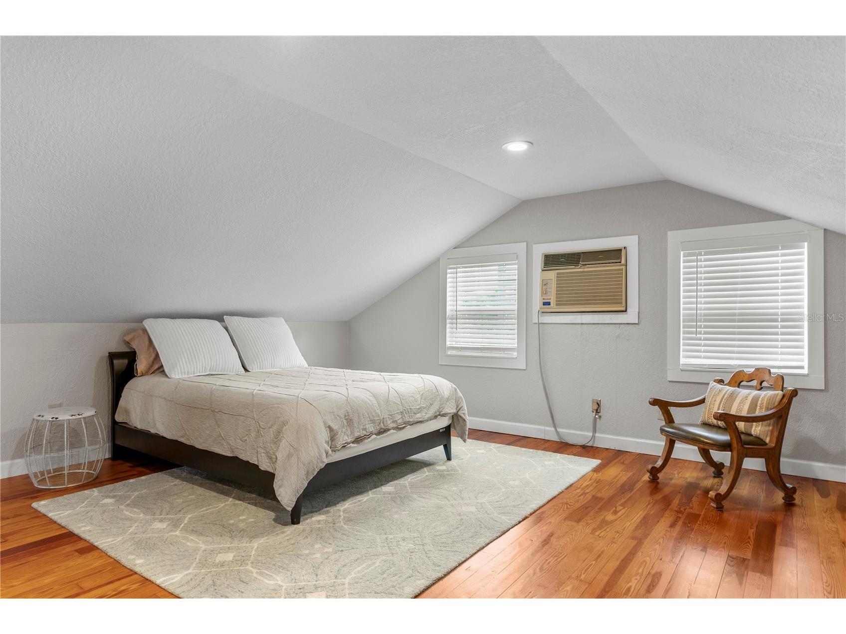802 Dartmoor Street N Saint Petersburg FL 33701 TB8494482 image71