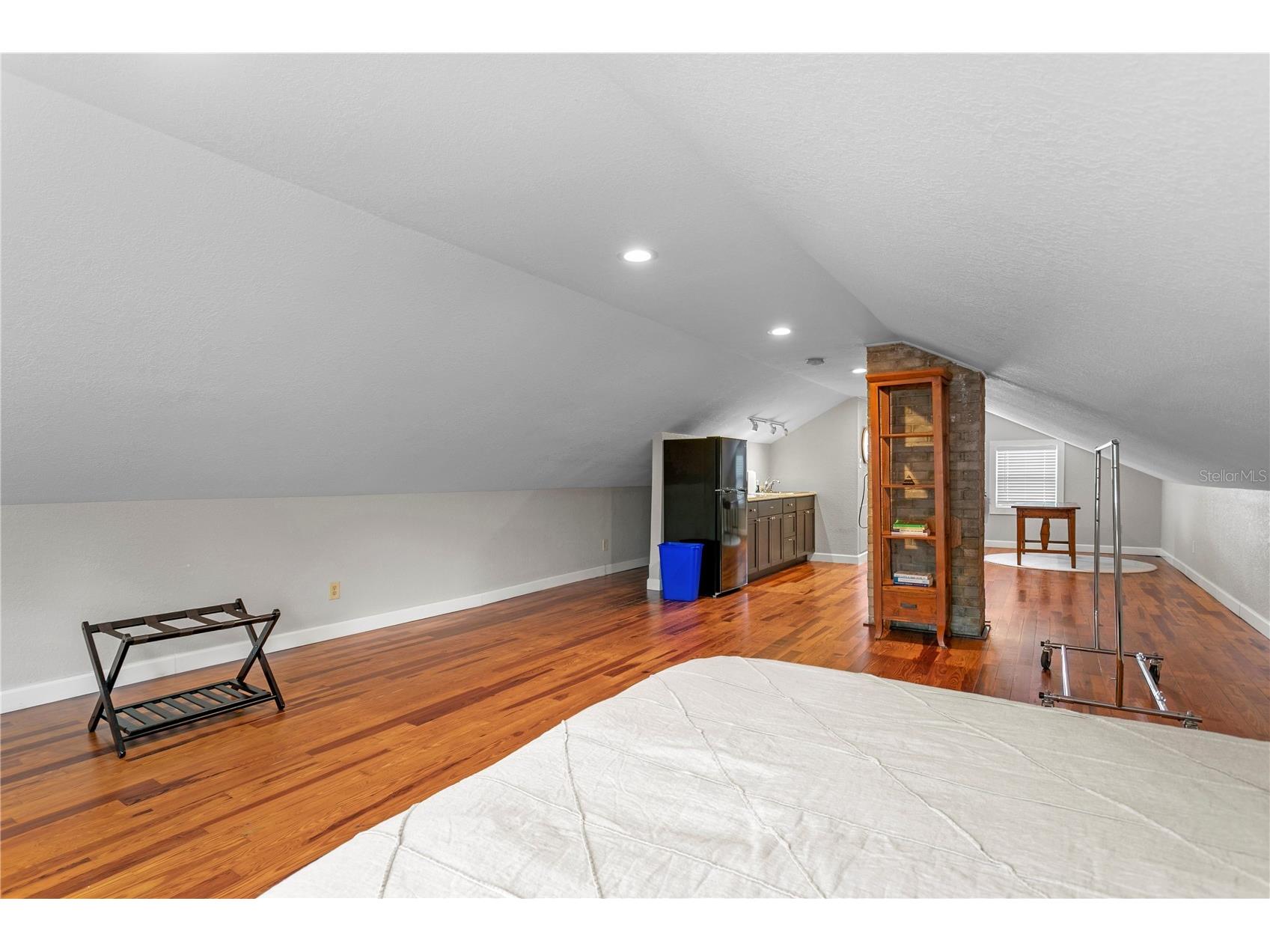 802 Dartmoor Street N Saint Petersburg FL 33701 TB8494482 image72