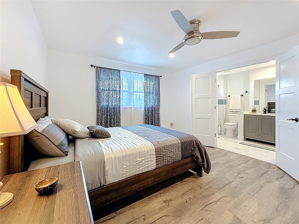 802 Mindy Court Largo FL 33771 TB8431762 image25