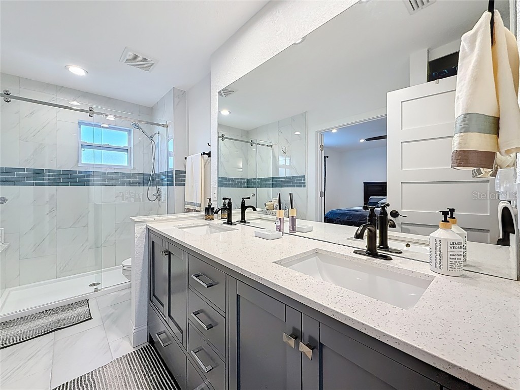 802 Mindy Court Largo FL 33771 TB8431762 image32