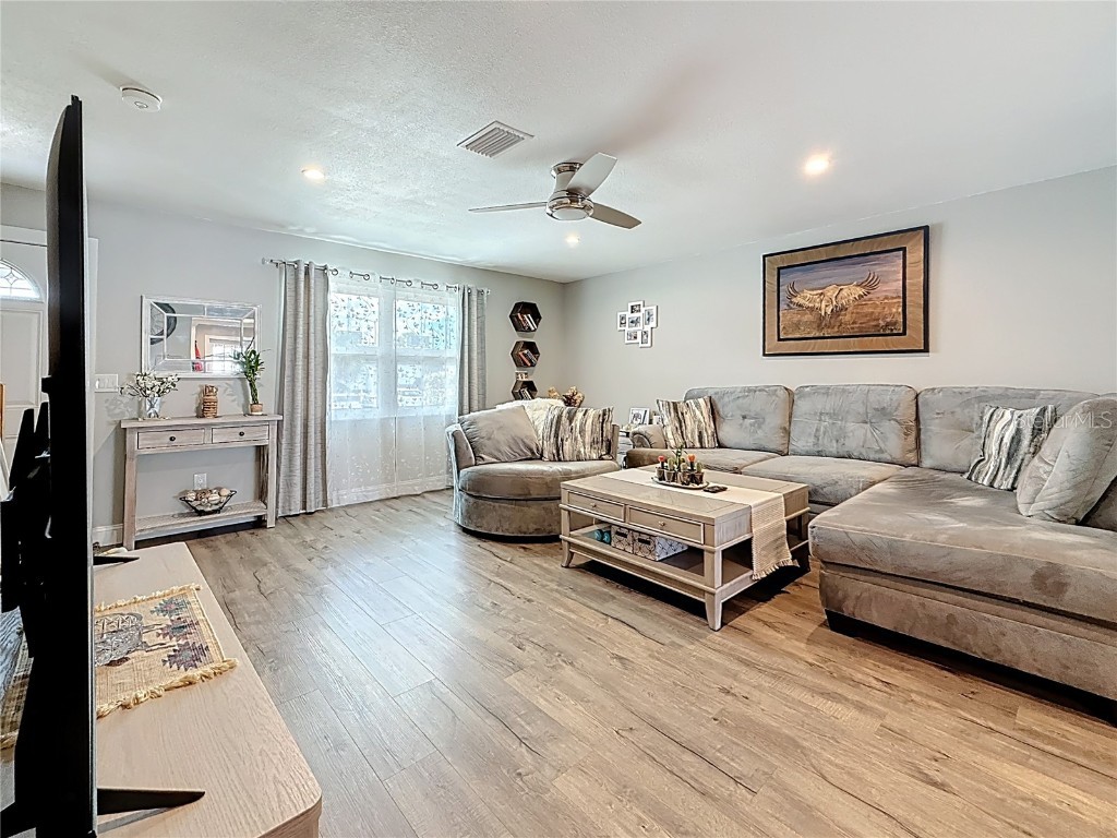 802 Mindy Court Largo FL 33771 TB8431762 image6