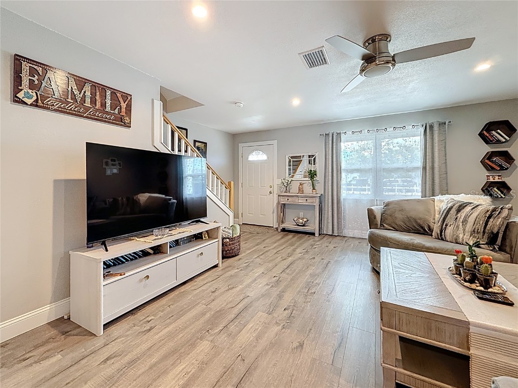 802 Mindy Court Largo FL 33771 TB8431762 image8