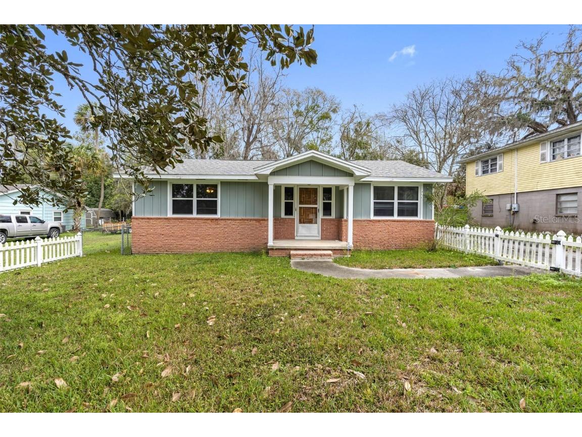 802 Whiteway Drive Brooksville FL 34601 TB8351387 image1