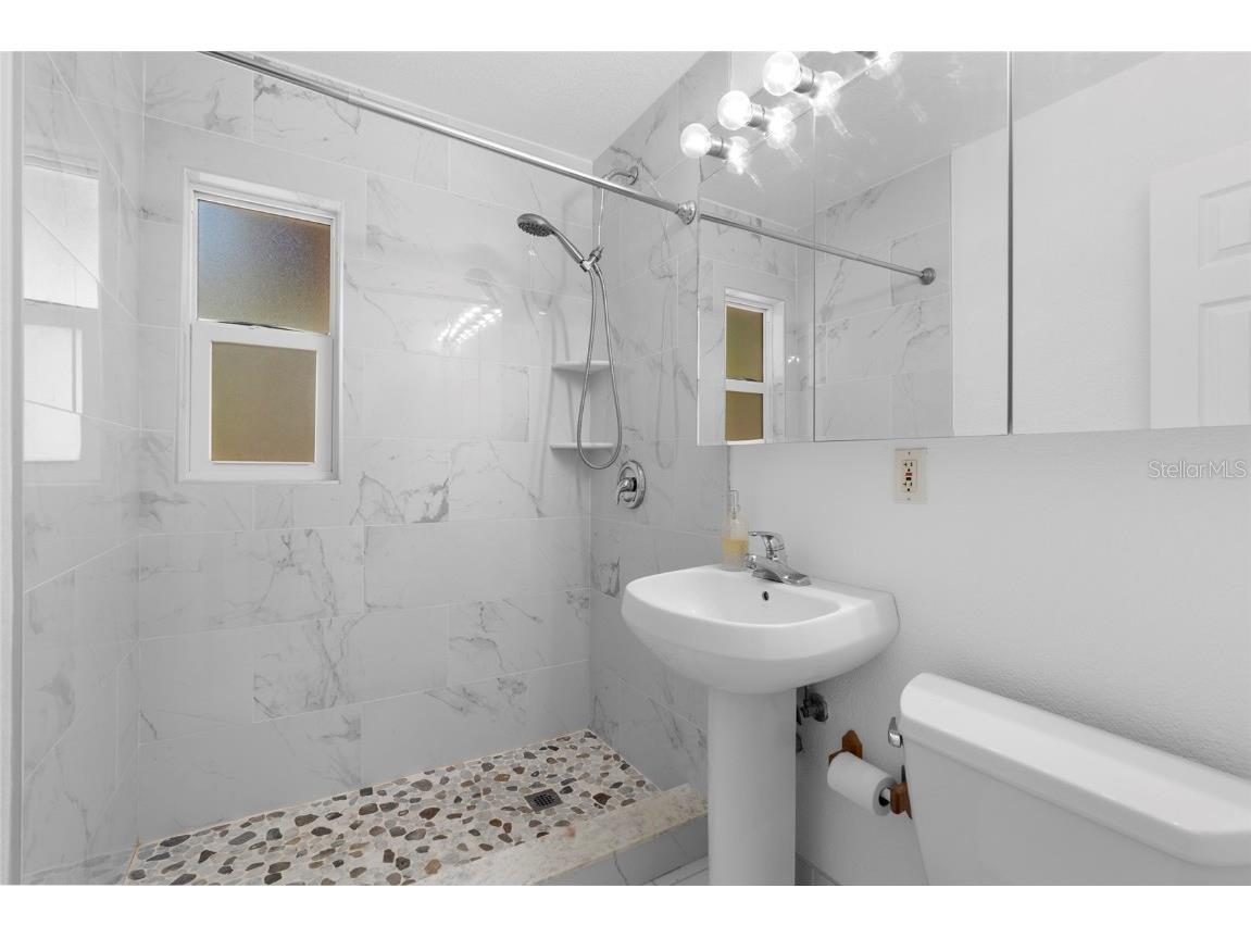 8020 24th Ave N Saint Petersburg FL 33710 TB8389080 image8