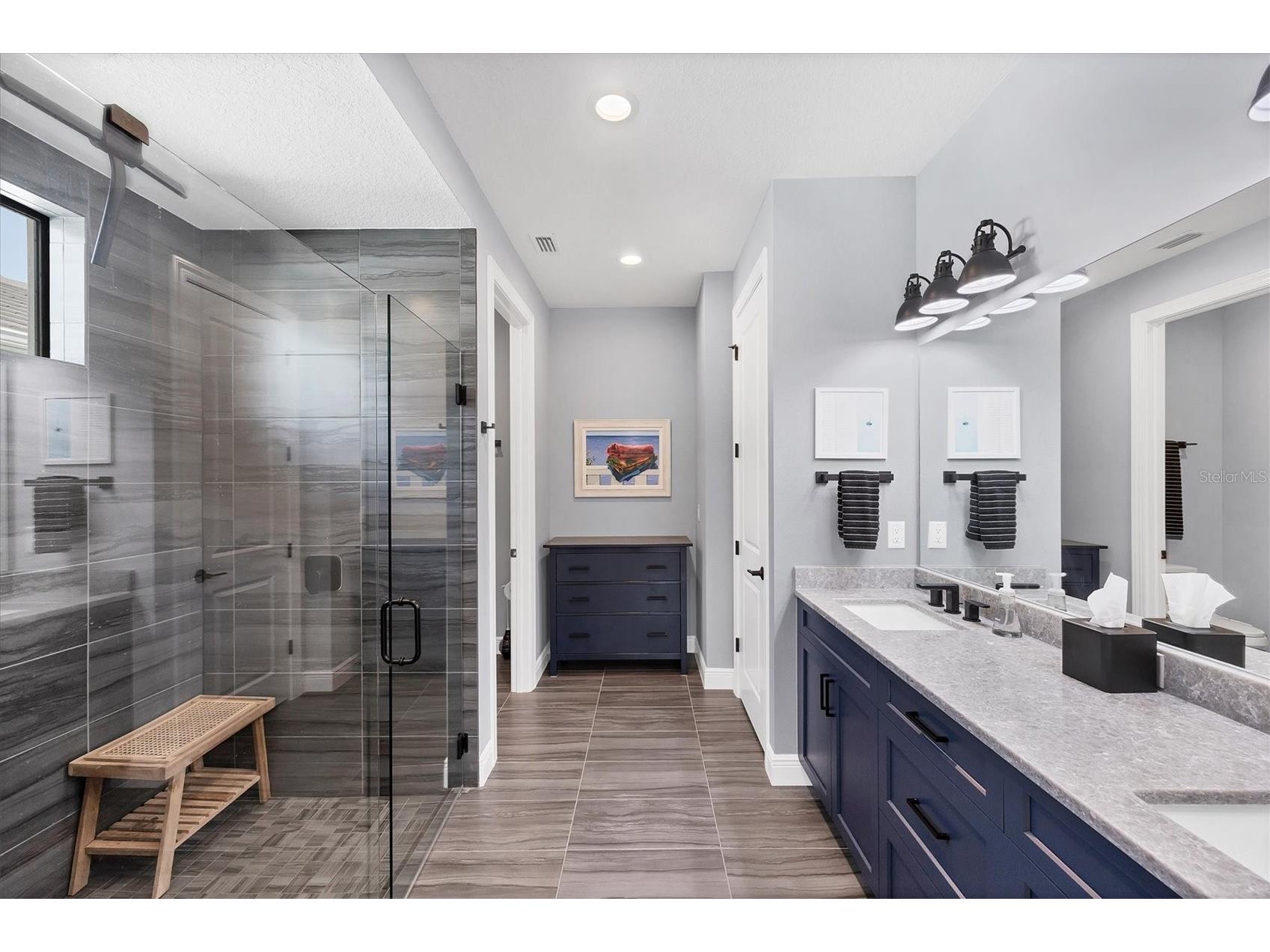 8020 Clearwater Court Sarasota FL 34241 A4672945 image16