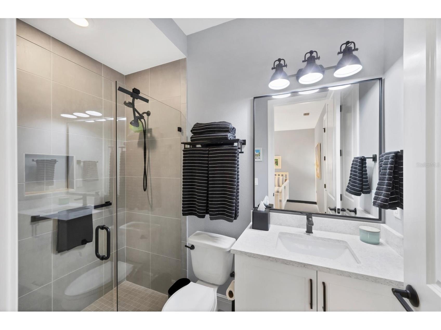 8020 Clearwater Court Sarasota FL 34241 A4672945 image21