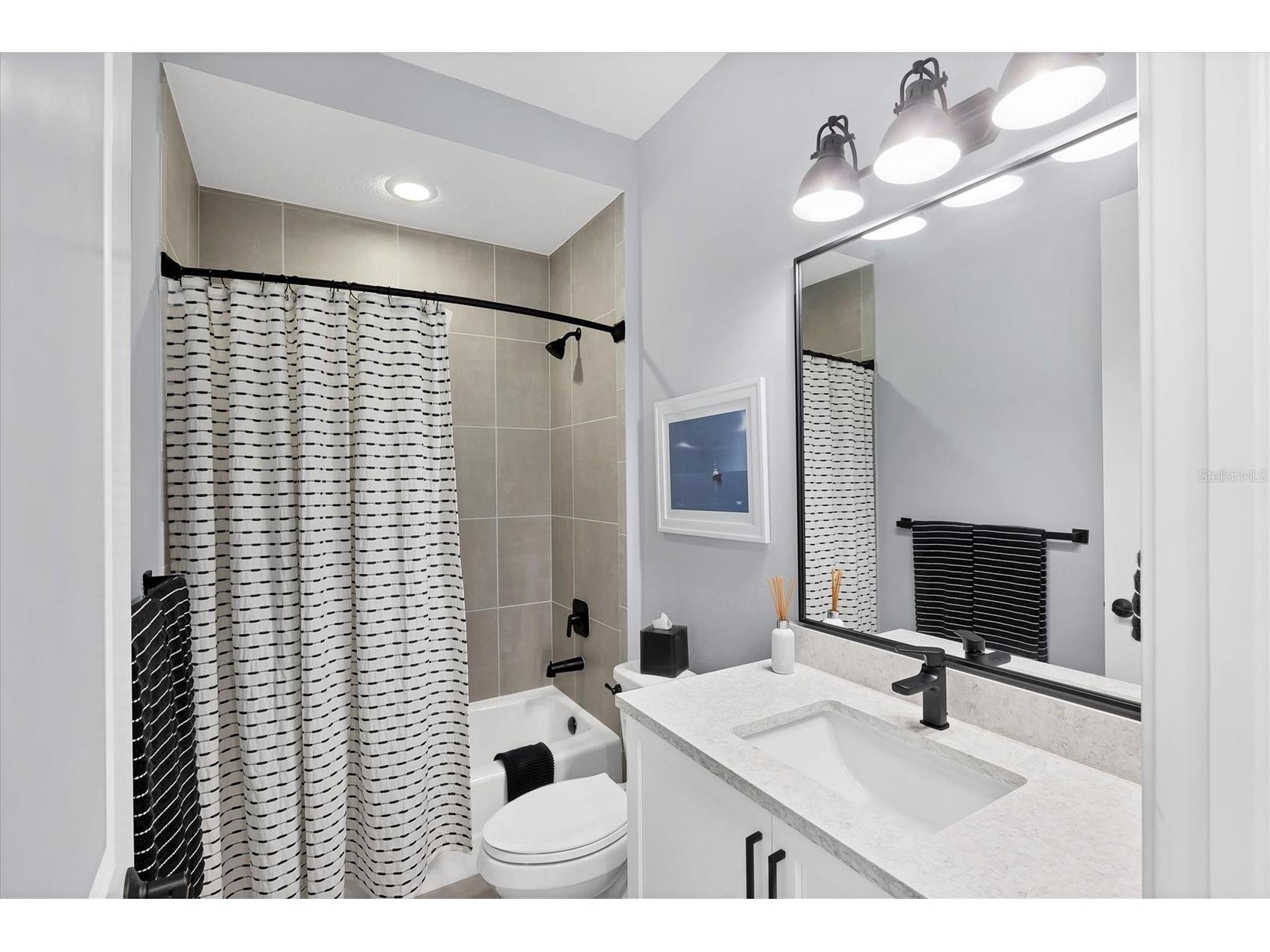 8020 Clearwater Court Sarasota FL 34241 A4672945 image24