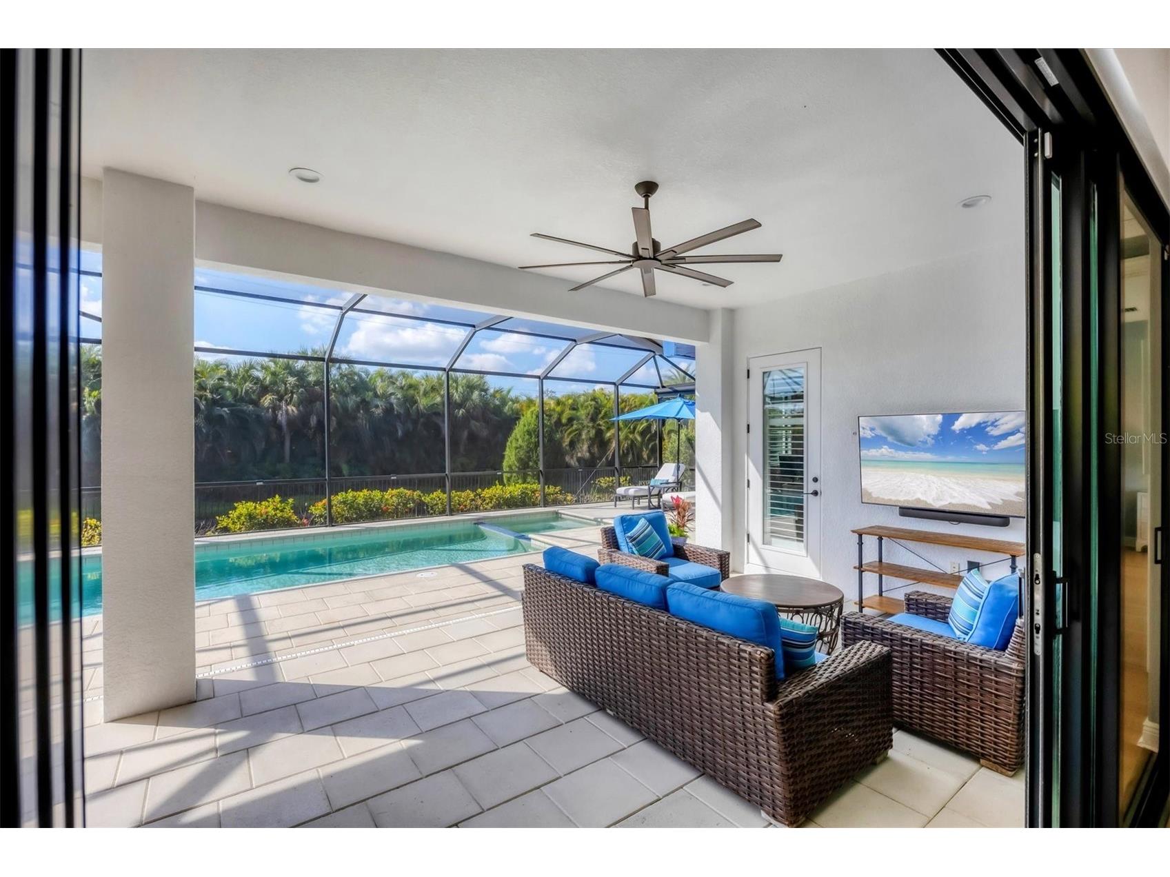 8020 Clearwater Court Sarasota FL 34241 A4672945 image26