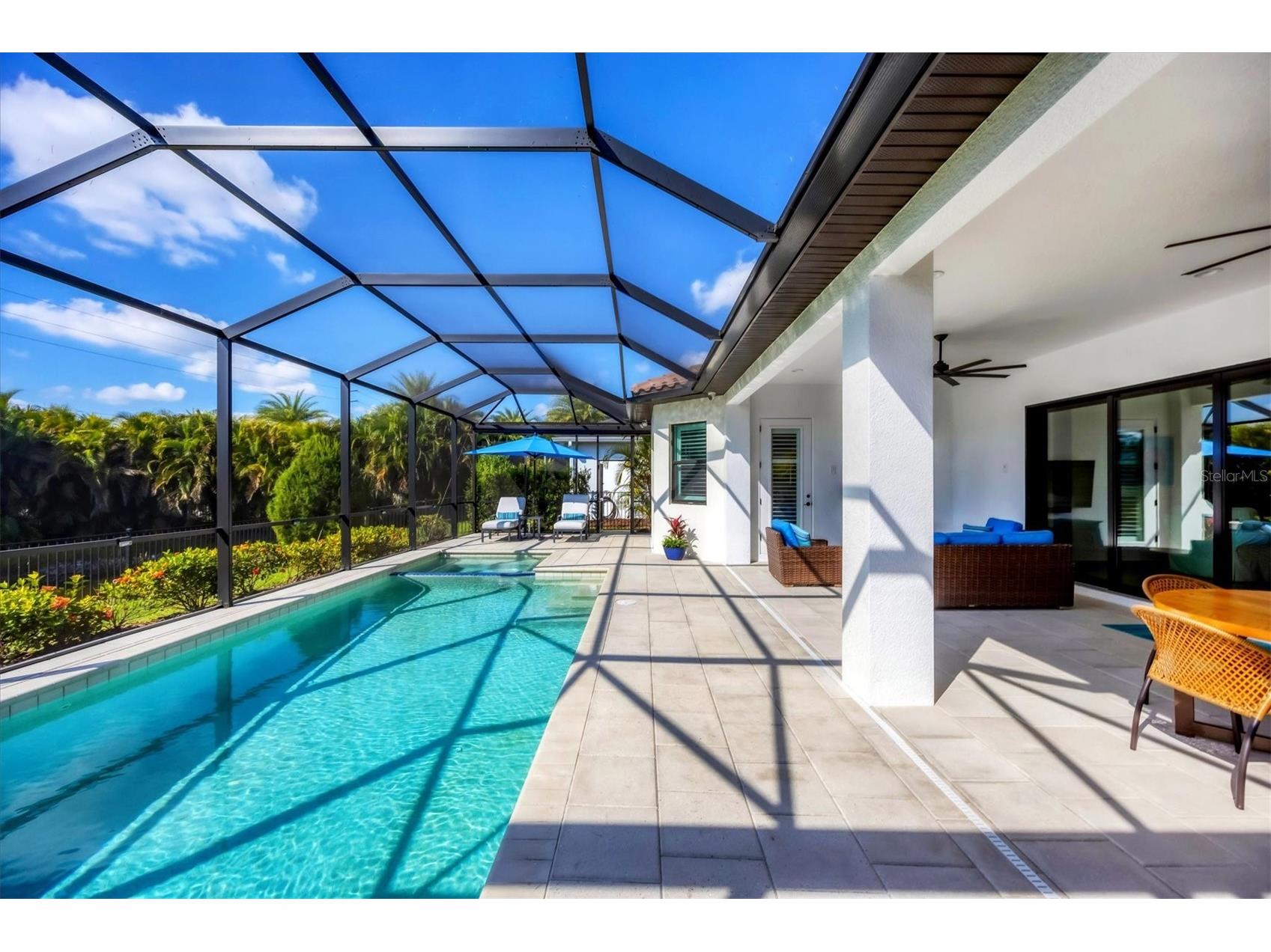 8020 Clearwater Court Sarasota FL 34241 A4672945 image28