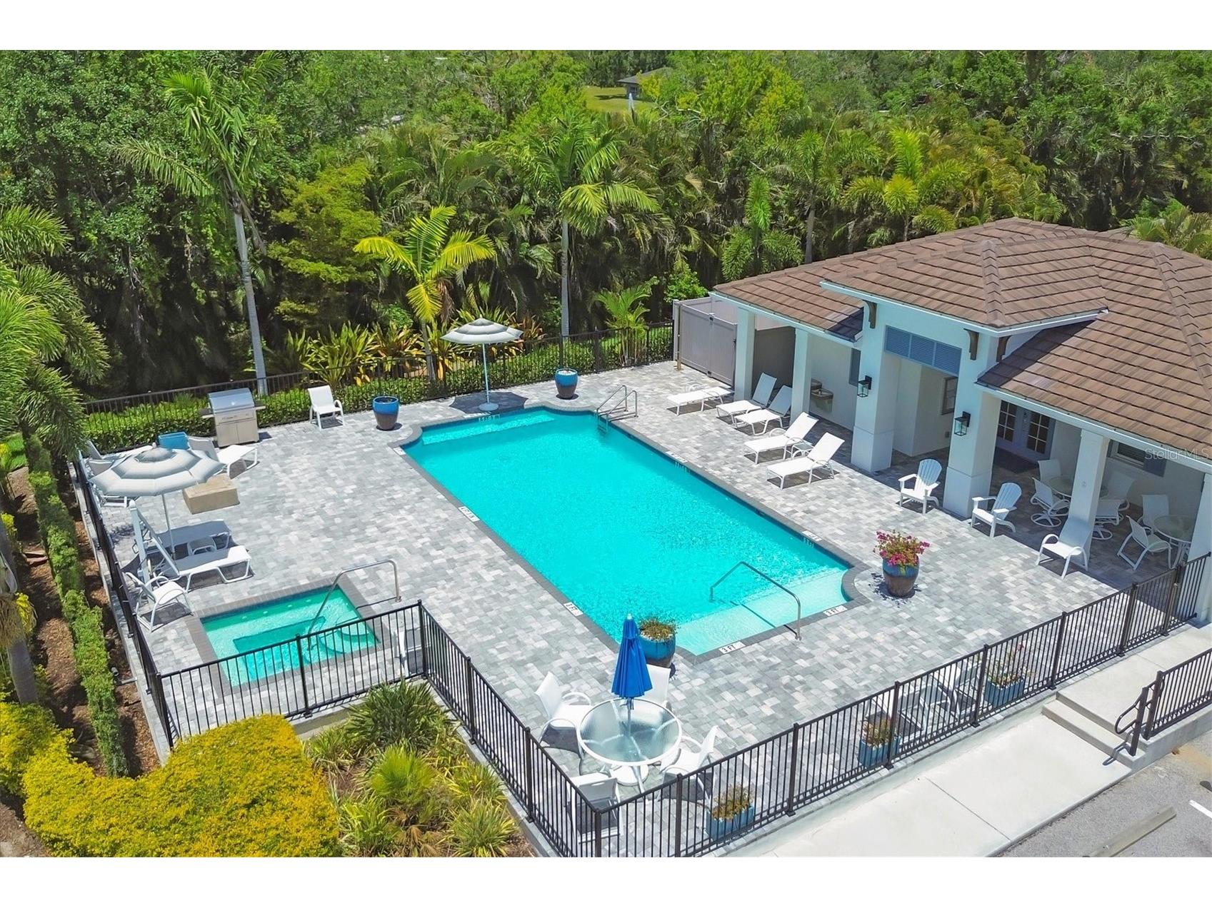 8020 Clearwater Court Sarasota FL 34241 A4672945 image40