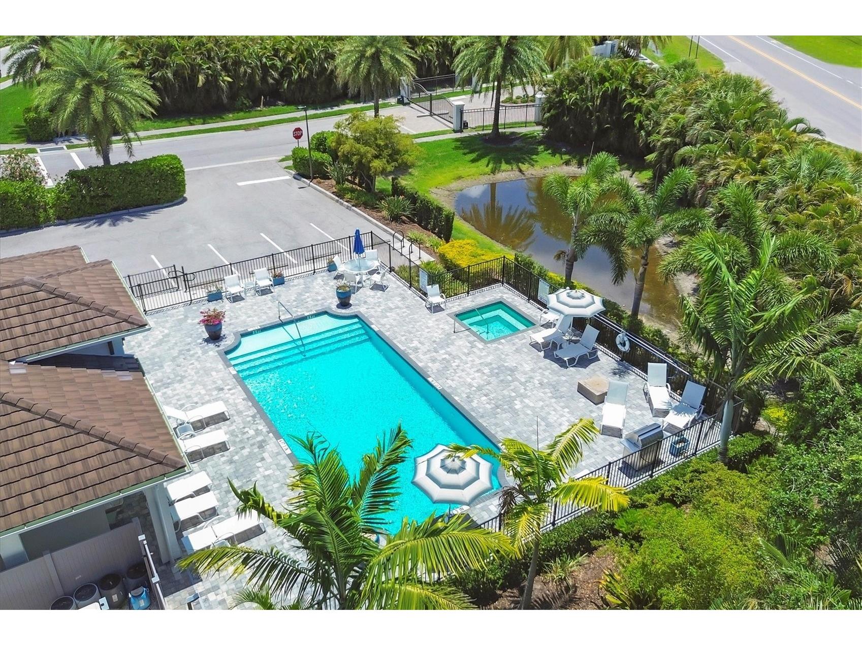 8020 Clearwater Court Sarasota FL 34241 A4672945 image41