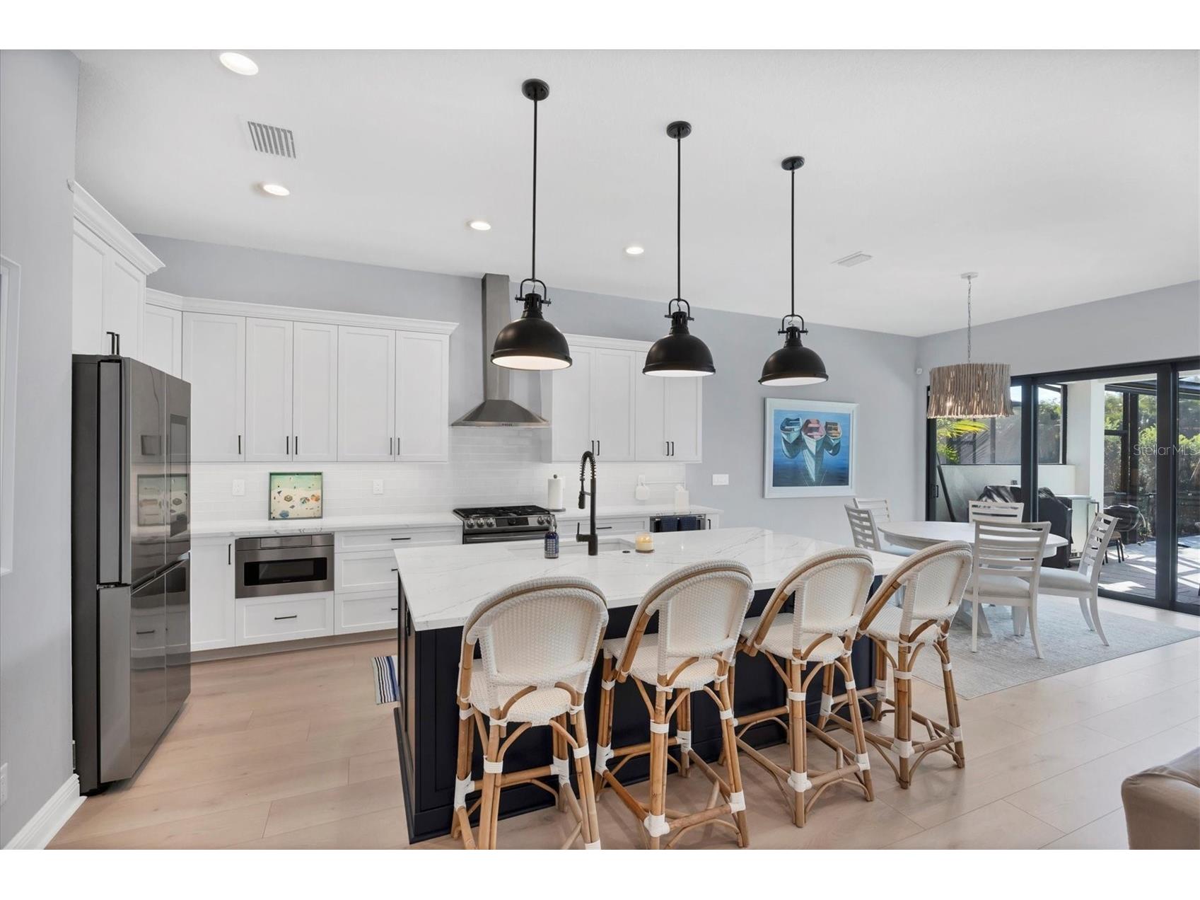 8020 Clearwater Court Sarasota FL 34241 A4672945 image9