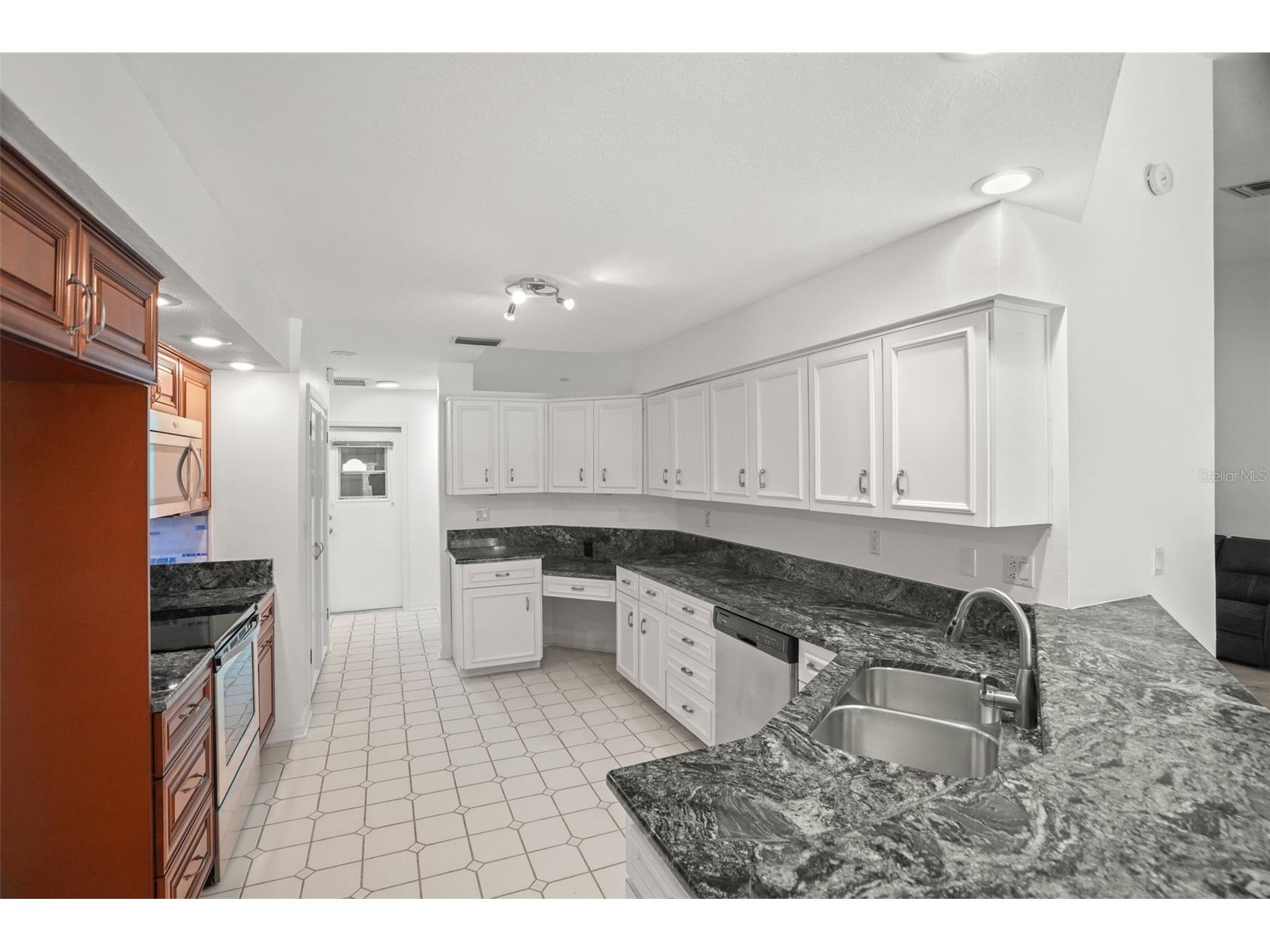 8020 Moonlight Lane New Port Richey FL 34654 W7886358 image13