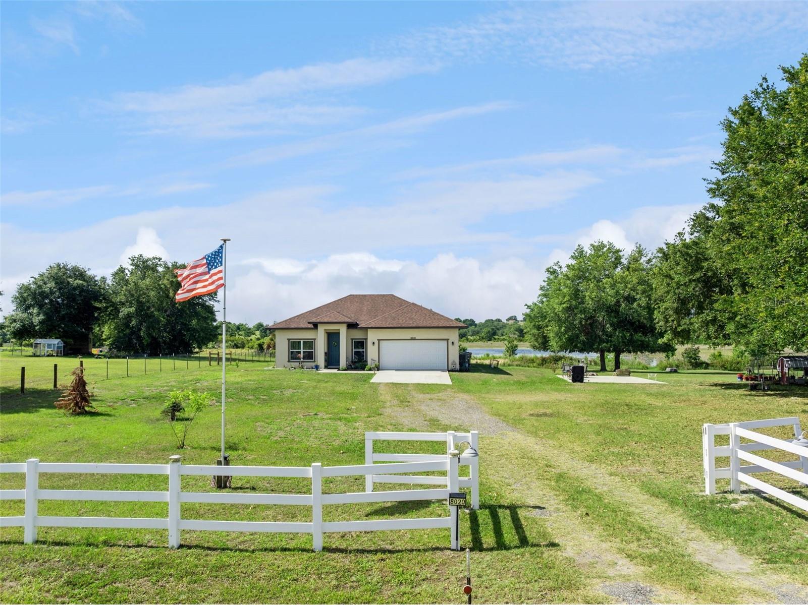 8020 Sergeant Pepper Drive Howey In The Hills FL 34737 - Blue Spring Lake O6406103 image1