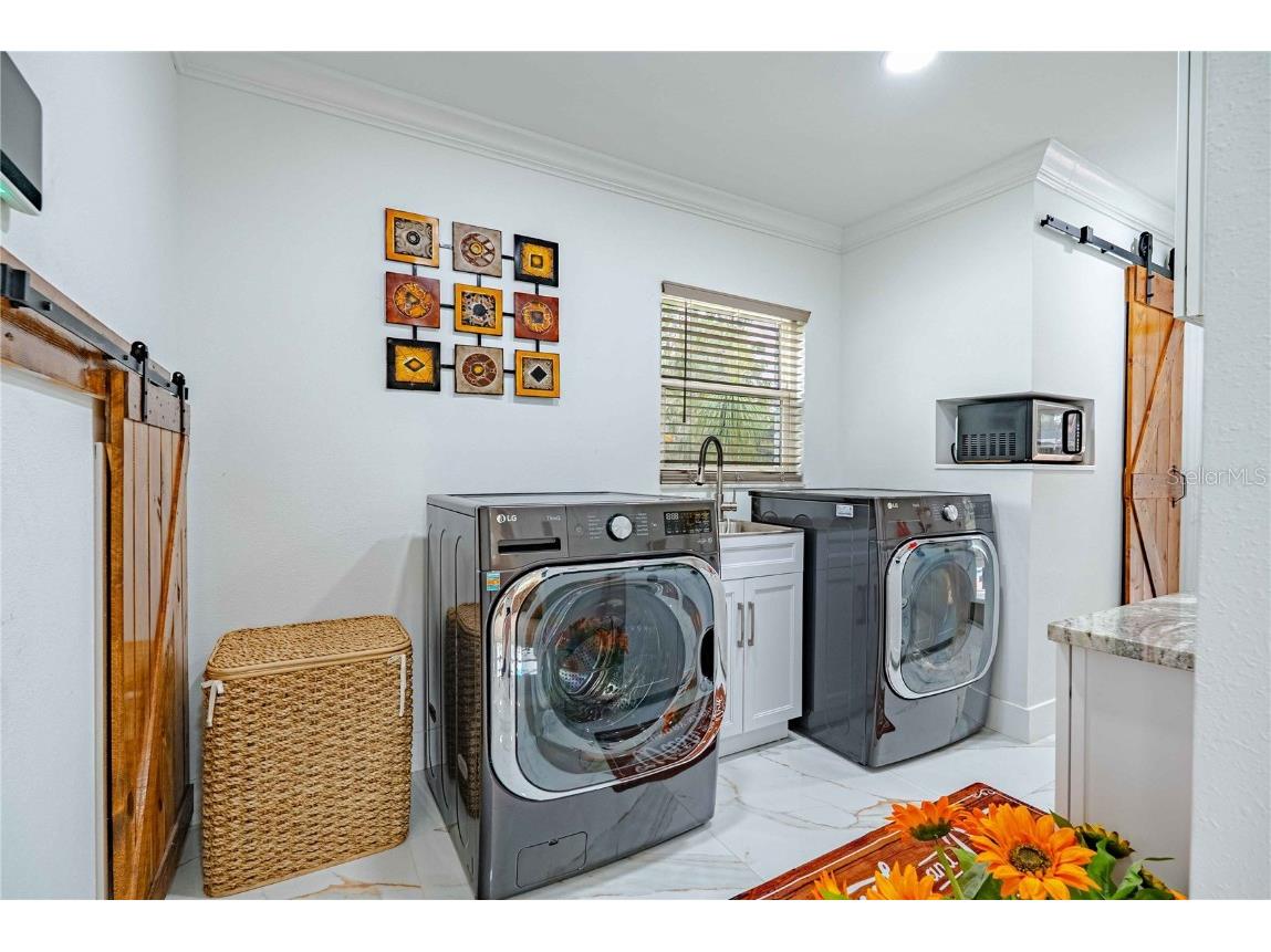 8020 Sharon Drive Tampa FL 33617 TB8437958 image20