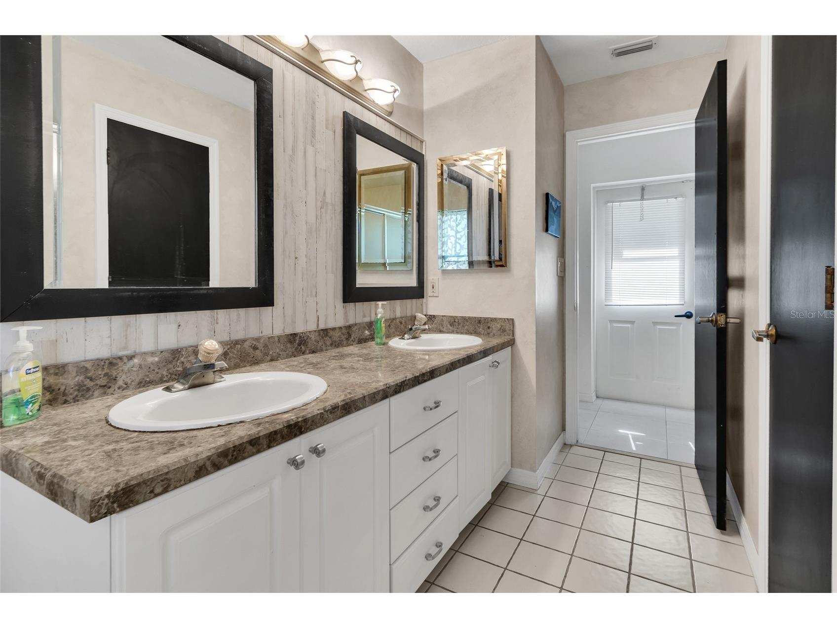 8021 Moonlight Lane New Port Richey FL 34654 W7883280 image40