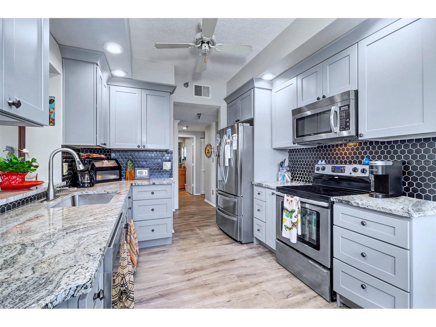 8021 Sailboat Key Boulevard S #101 Saint Pete Beach FL 33707 TB8481752 image13