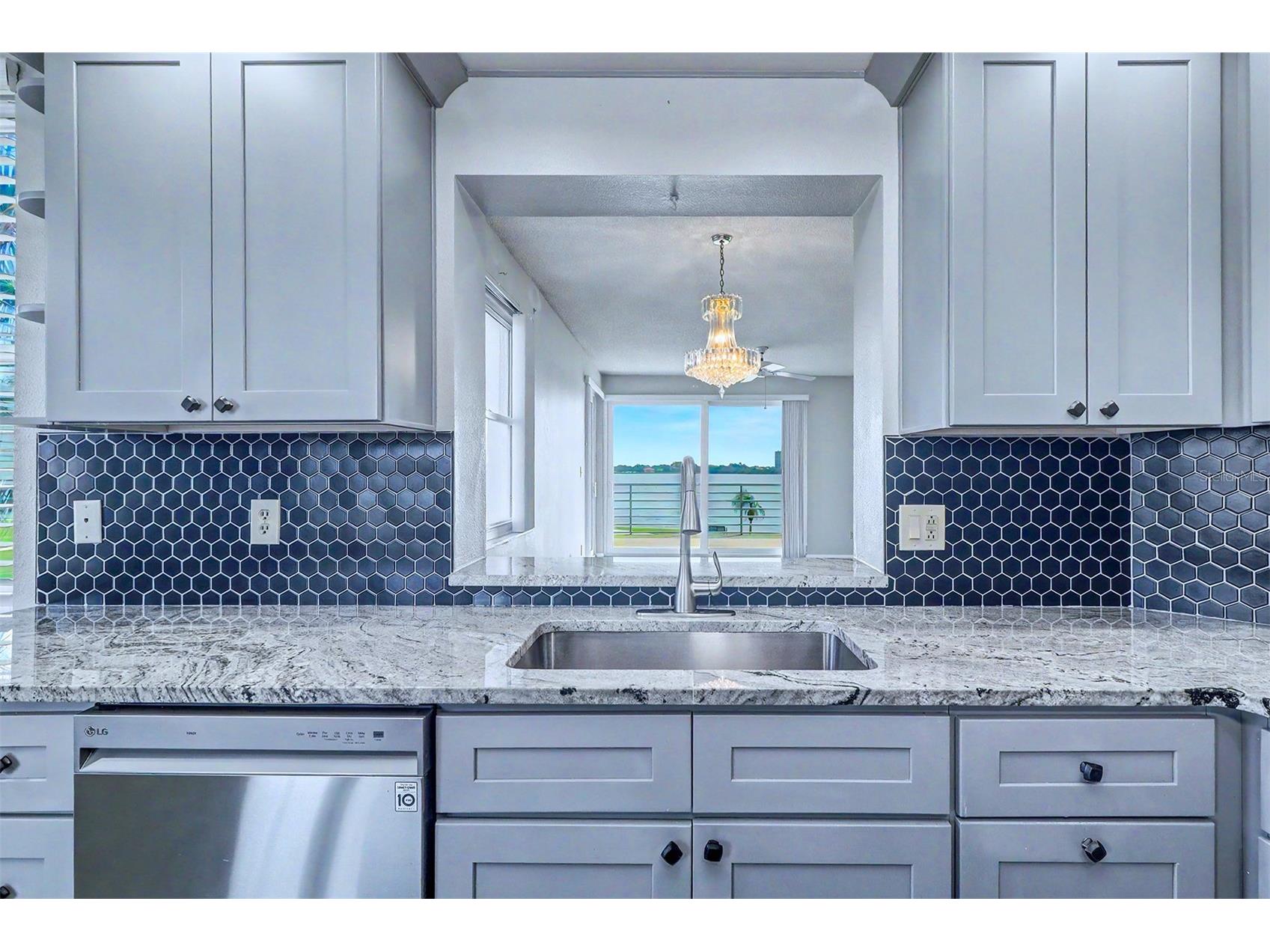 8021 Sailboat Key Boulevard S #101 Saint Pete Beach FL 33707 TB8481752 image9