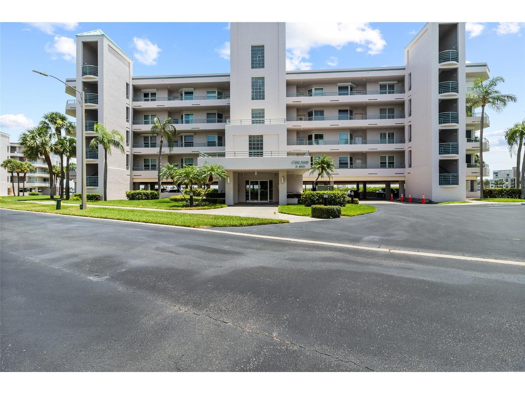 8021 Sailboat Key Boulevard S #106 Saint Pete Beach FL 33707 - BOCA CIEGA BAY TB8525458 image1