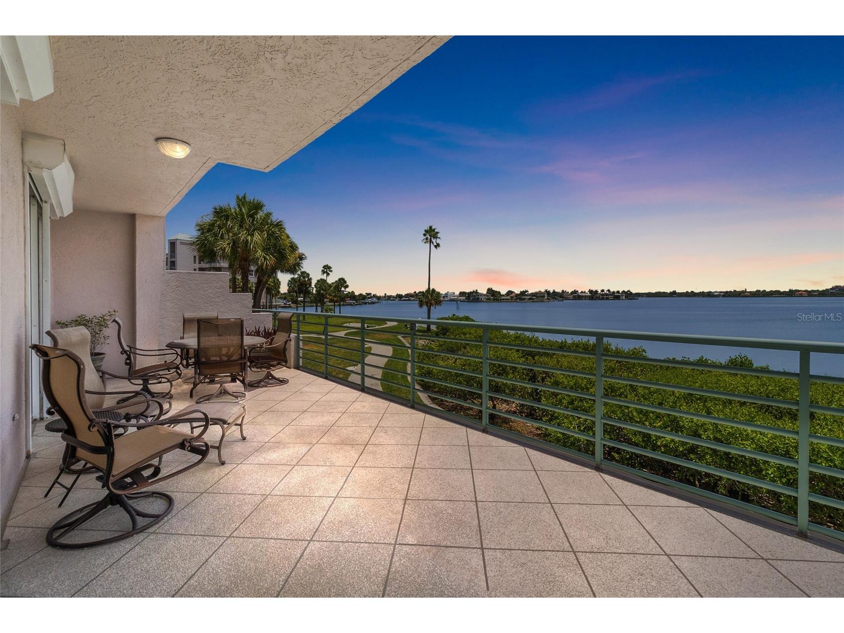 8021 Sailboat Key Boulevard S #106 Saint Pete Beach FL 33707 - BOCA CIEGA BAY TB8525458 image2