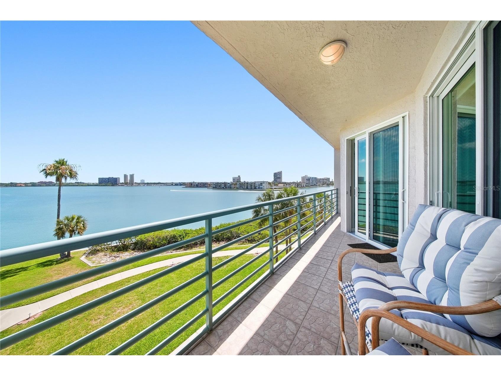 8021 Sailboat Key Boulevard S #302 Saint Pete Beach FL 33707 - BOCA CIEGA BAY TB8501403 image1