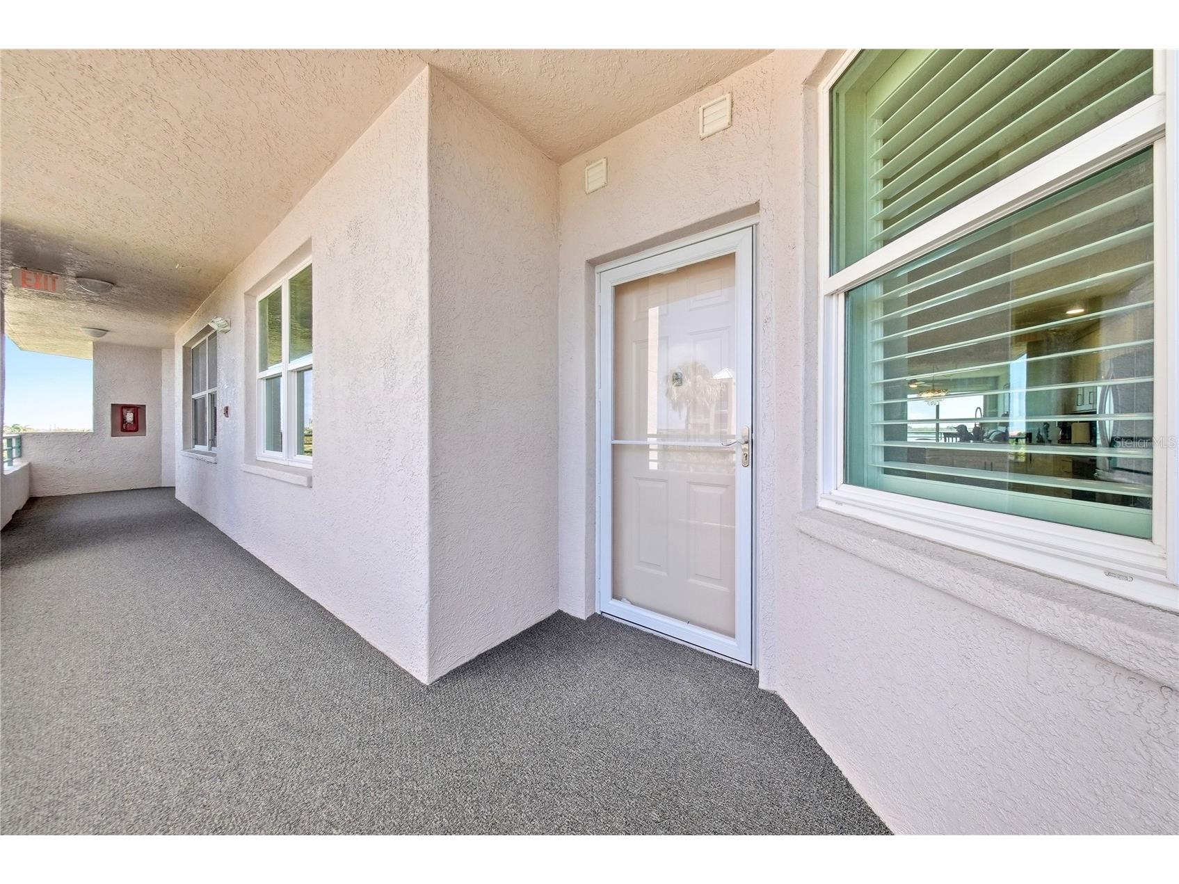 8021 Sailboat Key Boulevard S #302 Saint Pete Beach FL 33707 - BOCA CIEGA BAY TB8501403 image2
