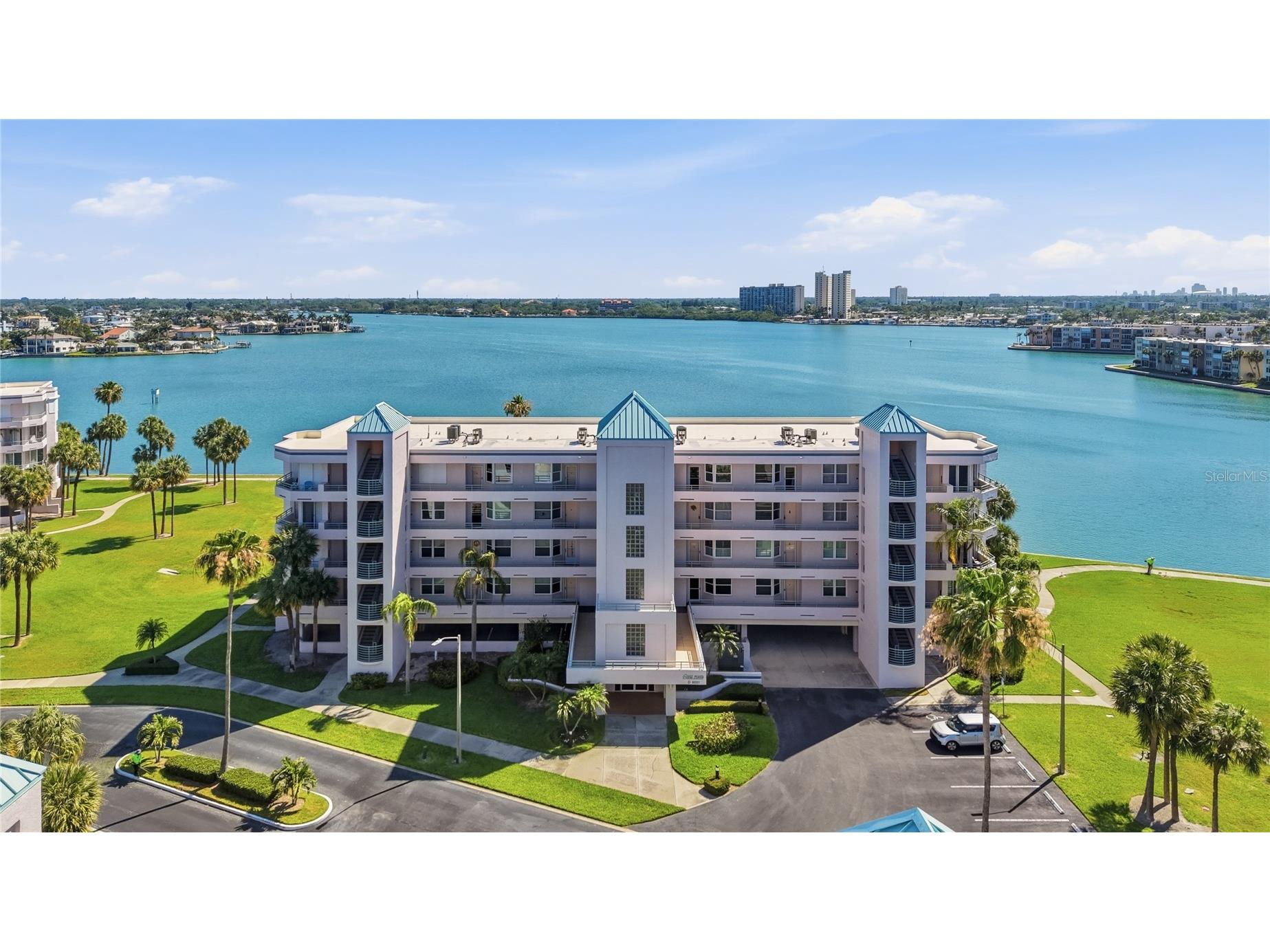 8021 Sailboat Key Boulevard S #302 Saint Pete Beach FL 33707 - BOCA CIEGA BAY TB8501403 image38