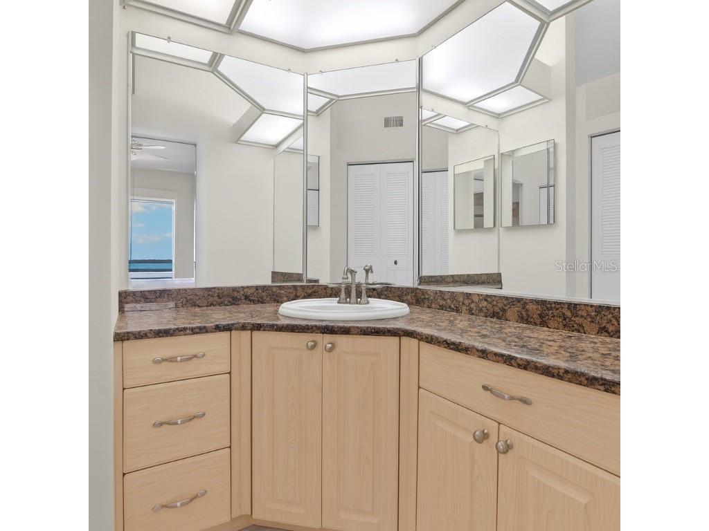 8021 Sailboat Key Boulevard S #305 Saint Pete Beach FL 33707 - BOCA CIEGA BAY TB8386517 image19