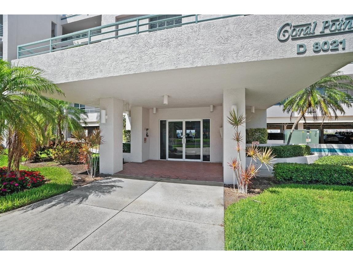 8021 Sailboat Key Boulevard S #305 Saint Pete Beach FL 33707 - BOCA CIEGA BAY TB8386517 image2
