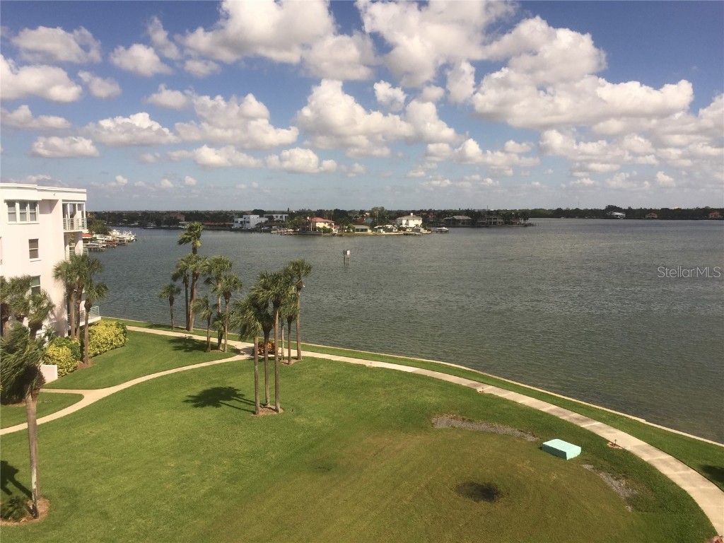 8021 Sailboat Key Boulevard S #401 Saint Pete Beach FL 33707 - BOCA CIEGA BAY/INTRACOASTAL U8255856 image1