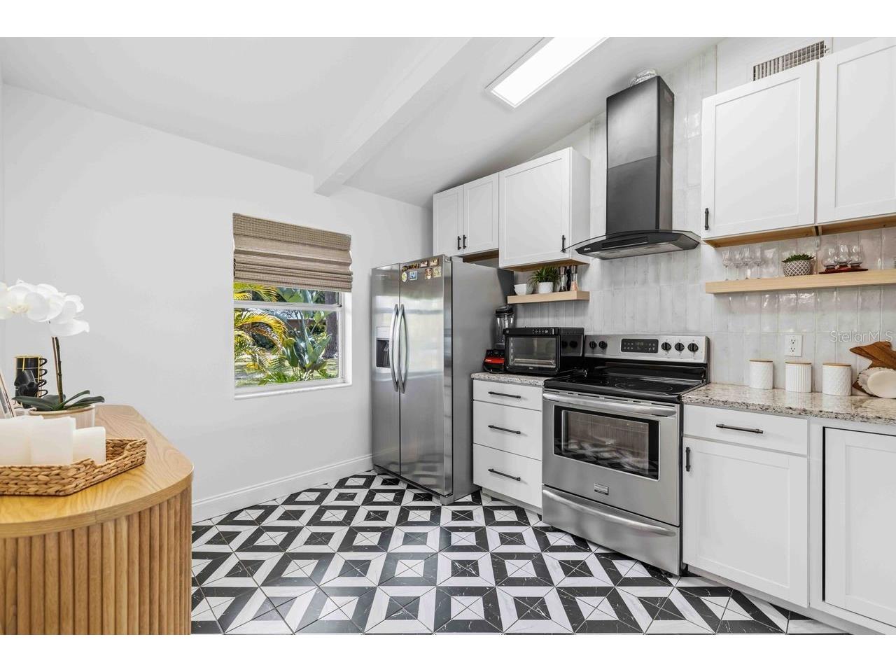 8021 Timber Lake Lane Sarasota FL 34243 A4694168 image10
