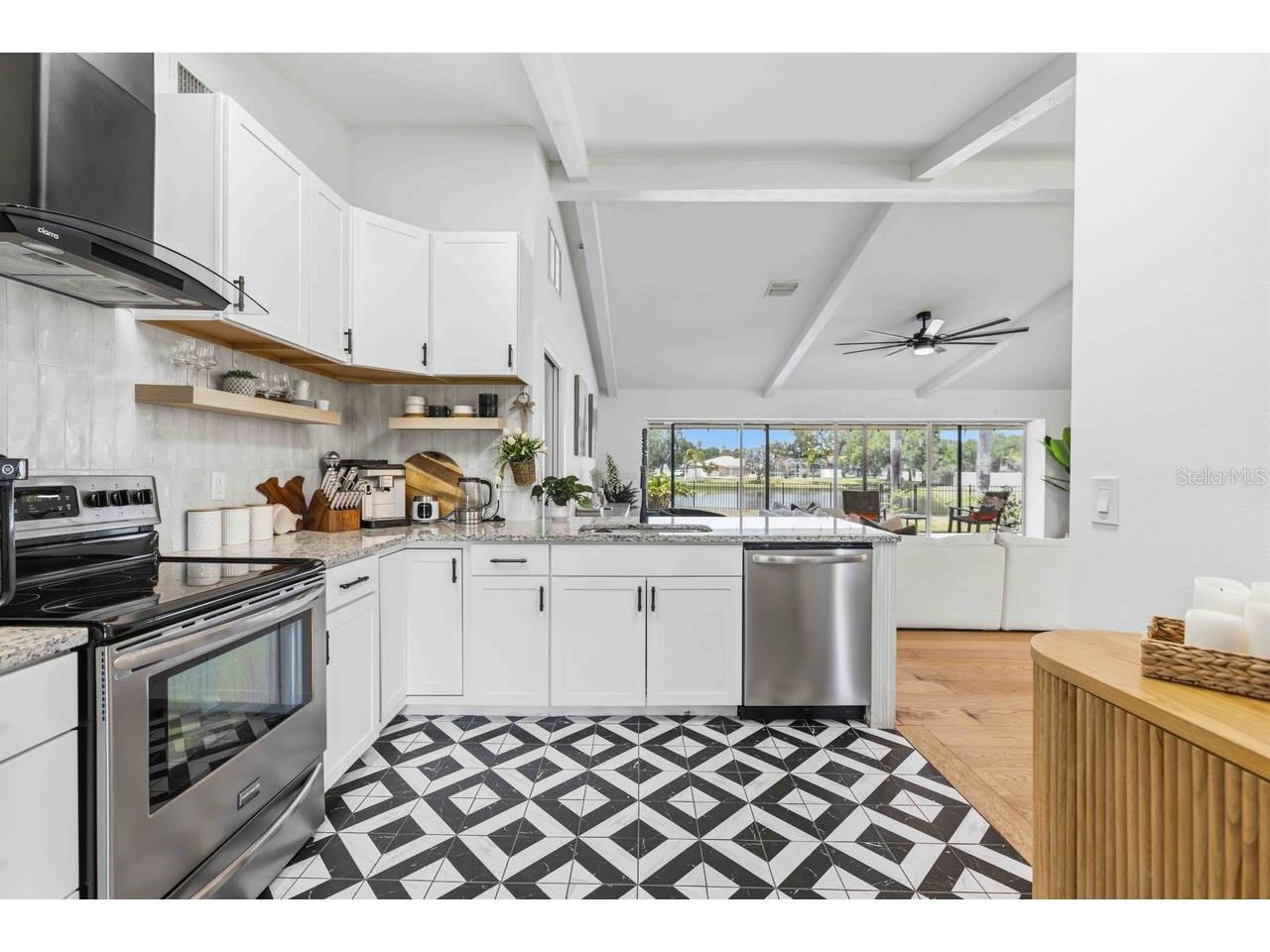 8021 Timber Lake Lane Sarasota FL 34243 A4694168 image12
